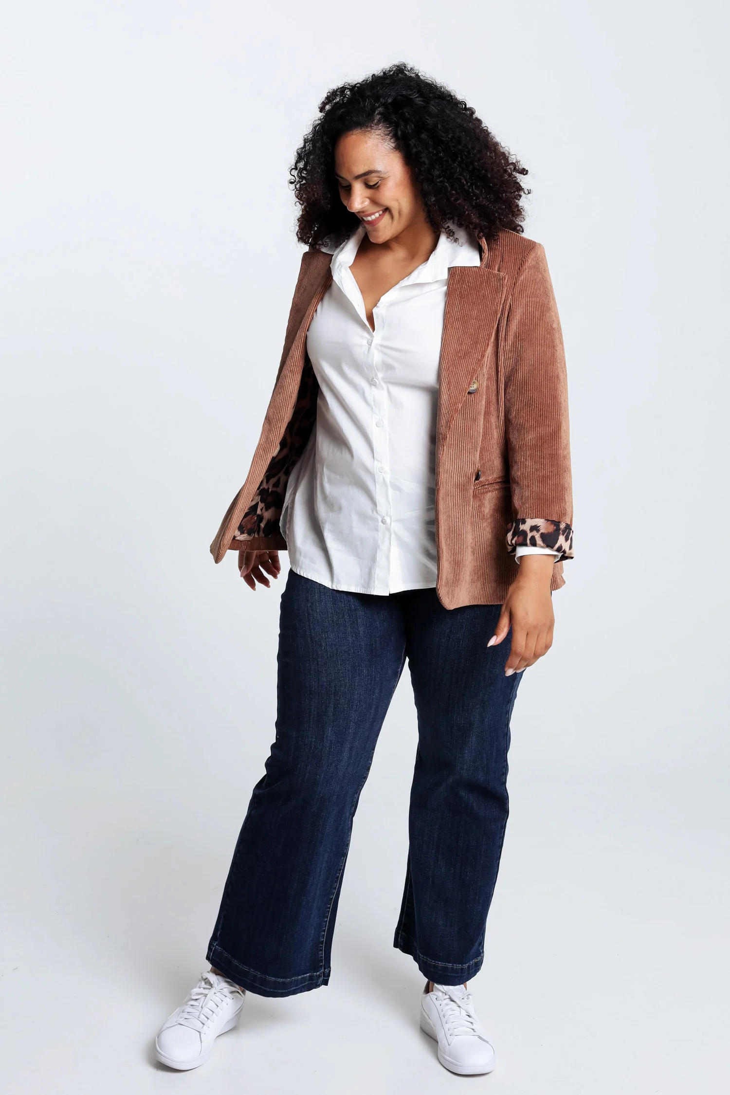 Korte, effen blazer in fluweel met voering in dierenhuidmotief - Image 19