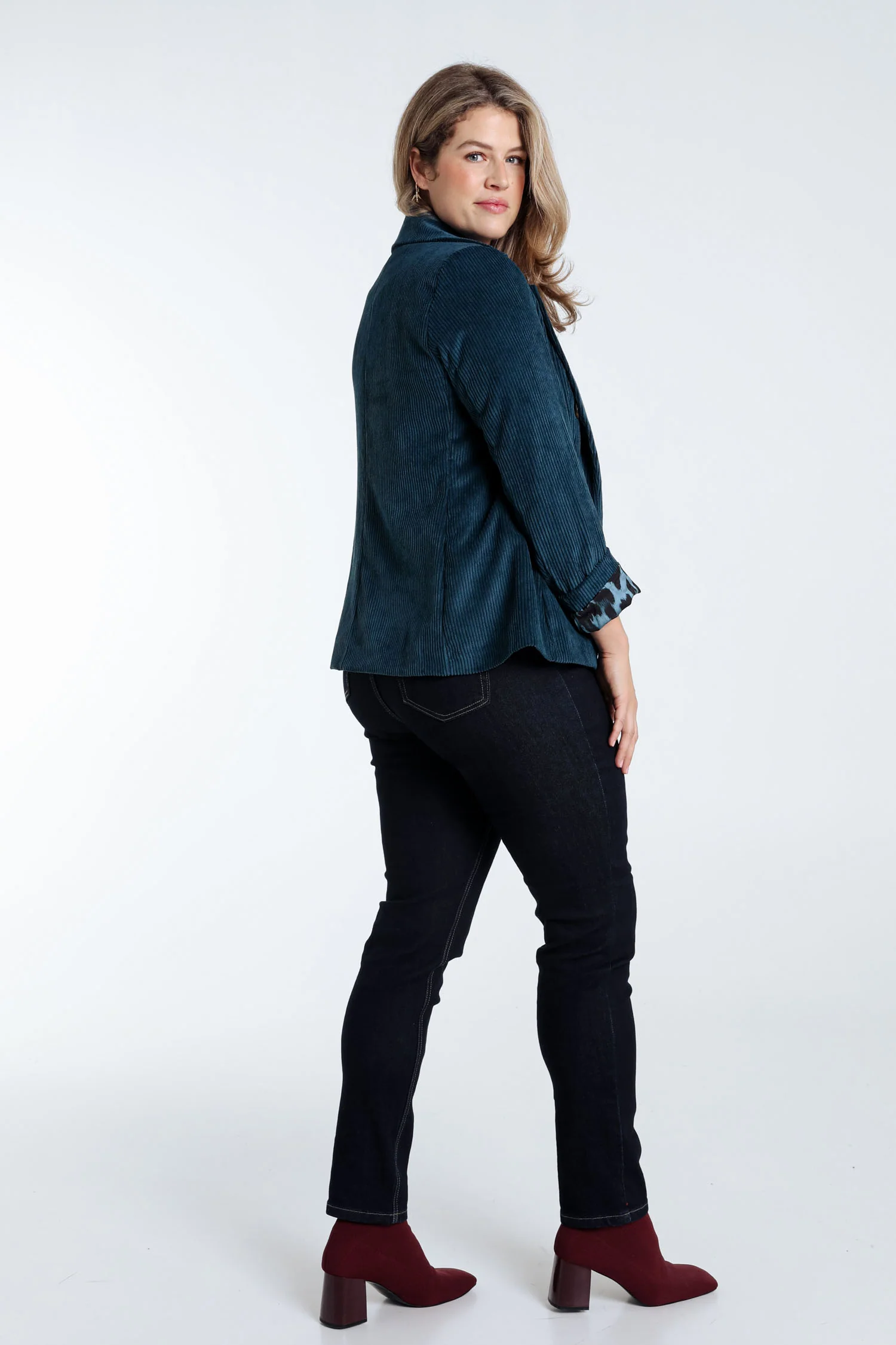 Korte, effen blazer in fluweel met voering in dierenhuidmotief - Image 2
