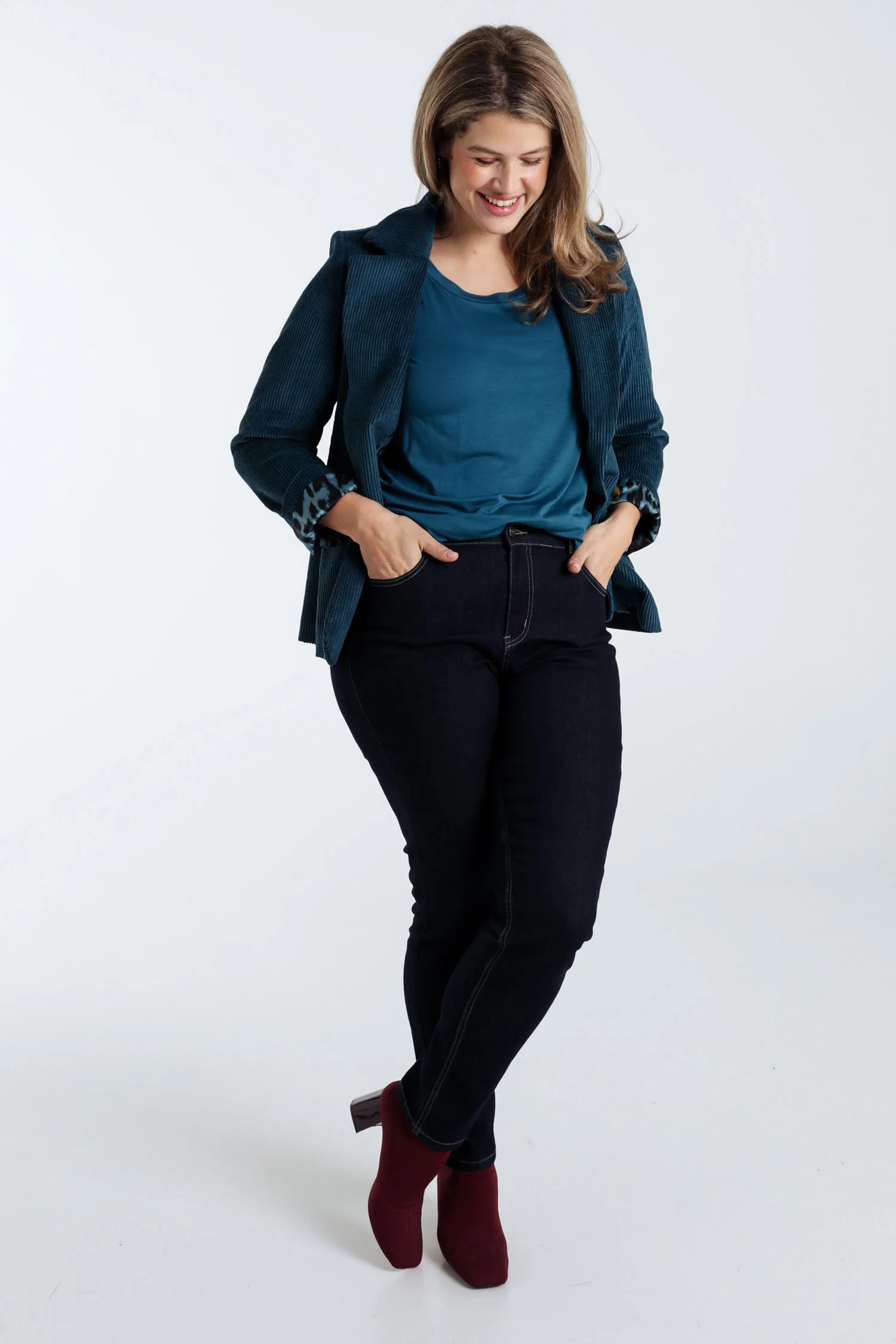 Korte, effen blazer in fluweel met voering in dierenhuidmotief - Image 7