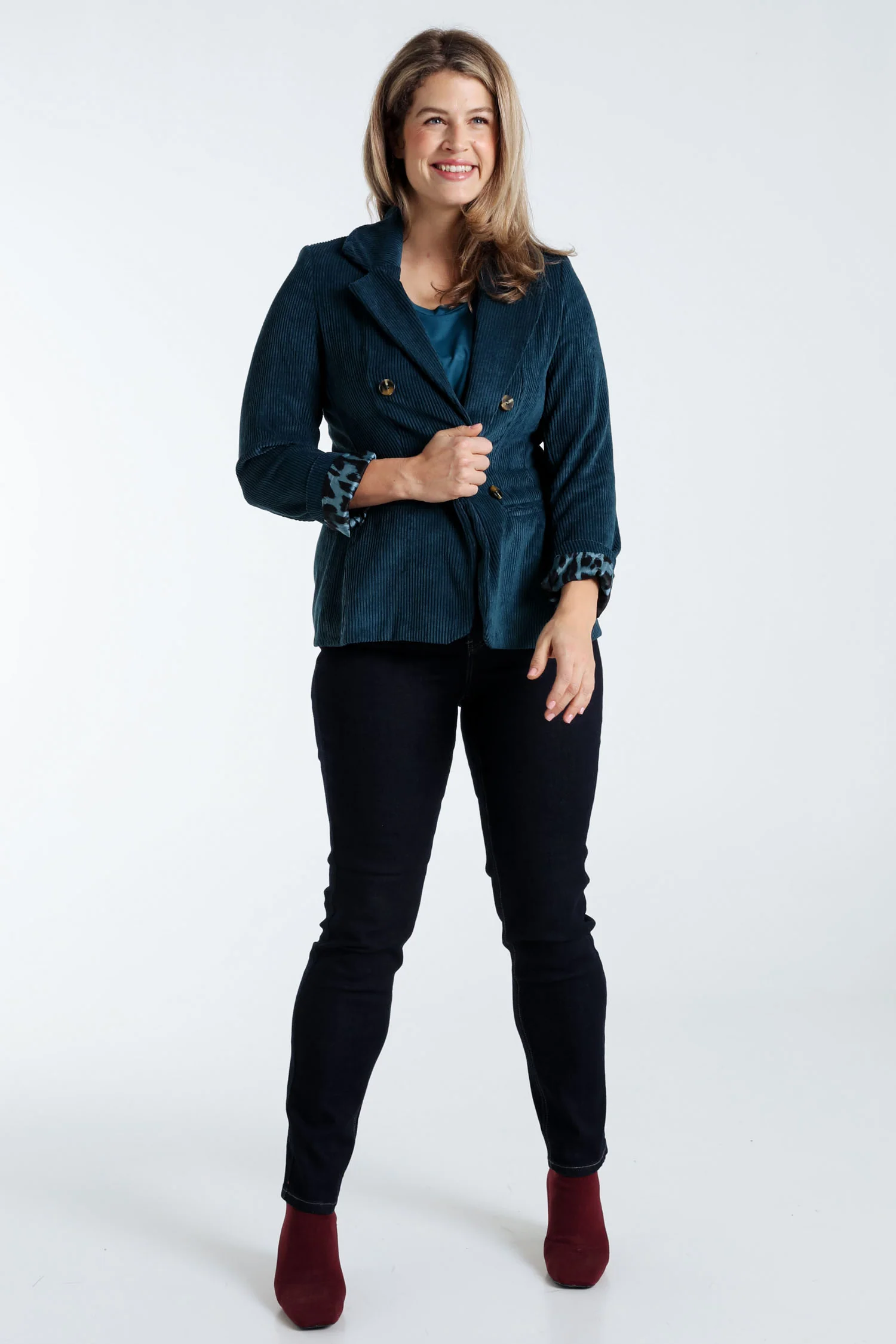 Korte, effen blazer in fluweel met voering in dierenhuidmotief - Image 8
