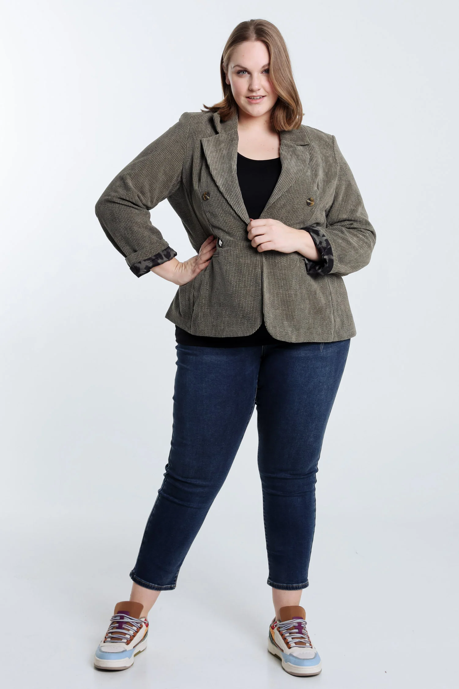 Korte, effen blazer in fluweel met voering in dierenhuidmotief - Image 7