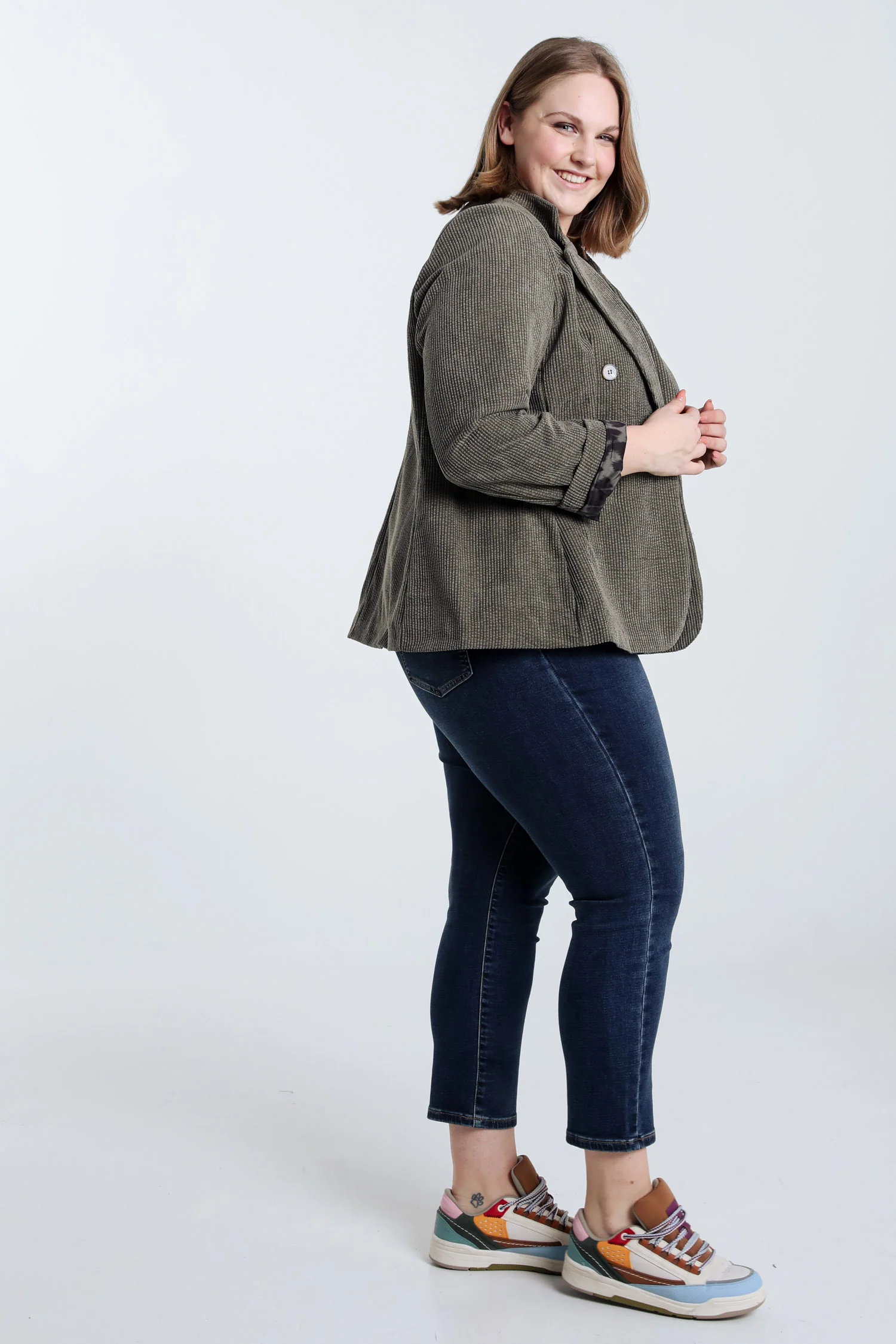 Korte, effen blazer in fluweel met voering in dierenhuidmotief - Image 8