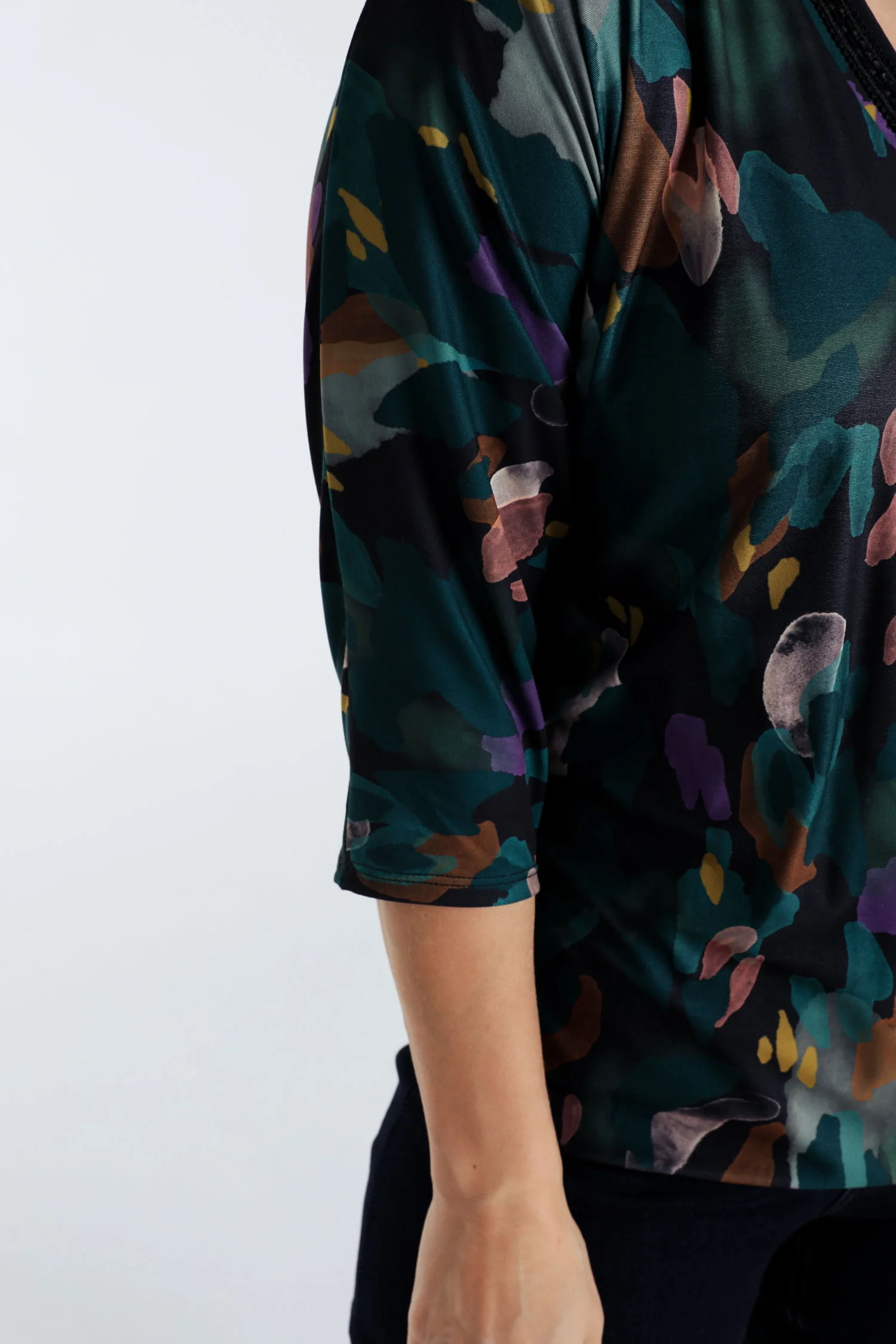 T-shirt met abstracte print en balbodem - Image 5