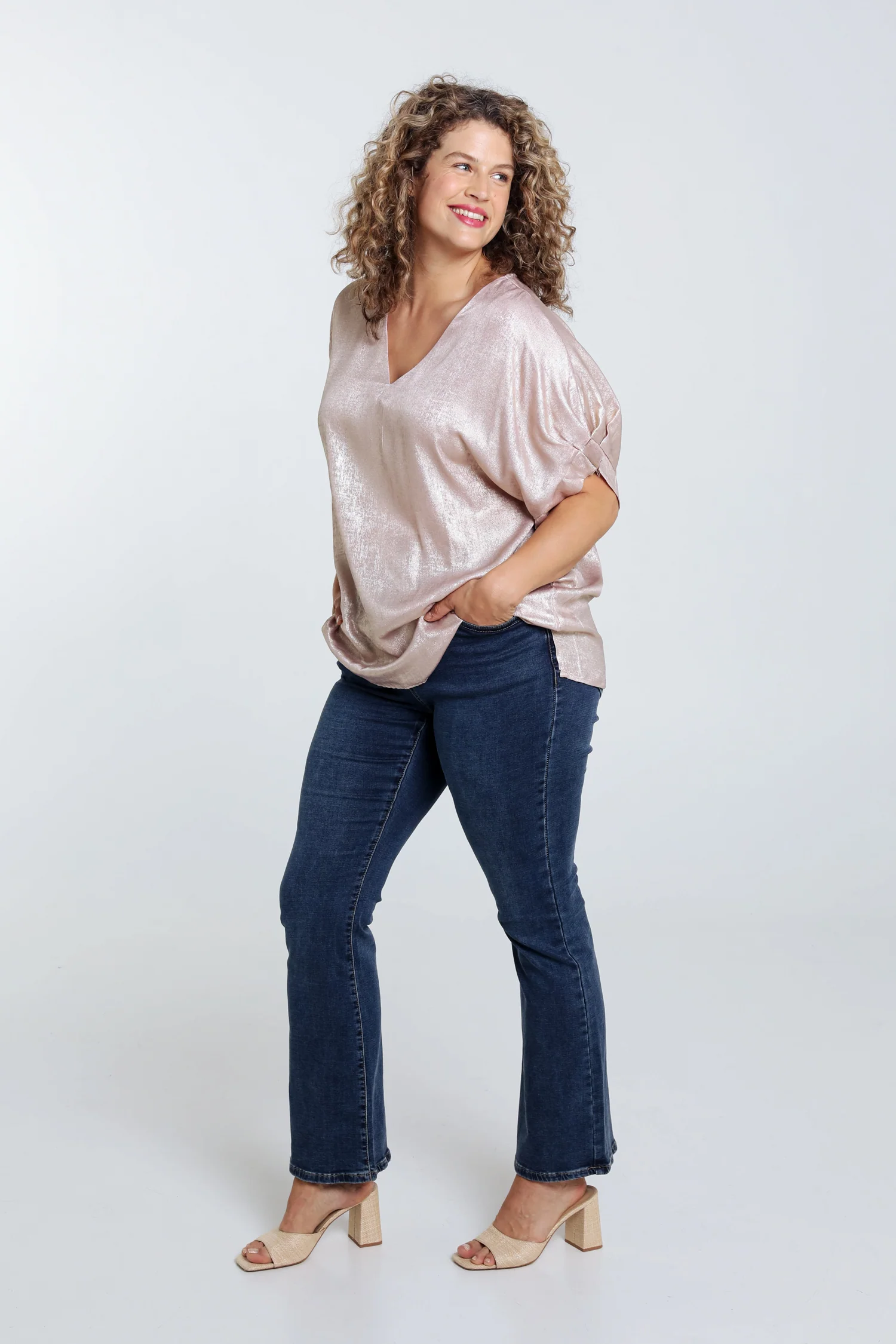 Effen, glanzende blouse met ballonmouwen - Image 9