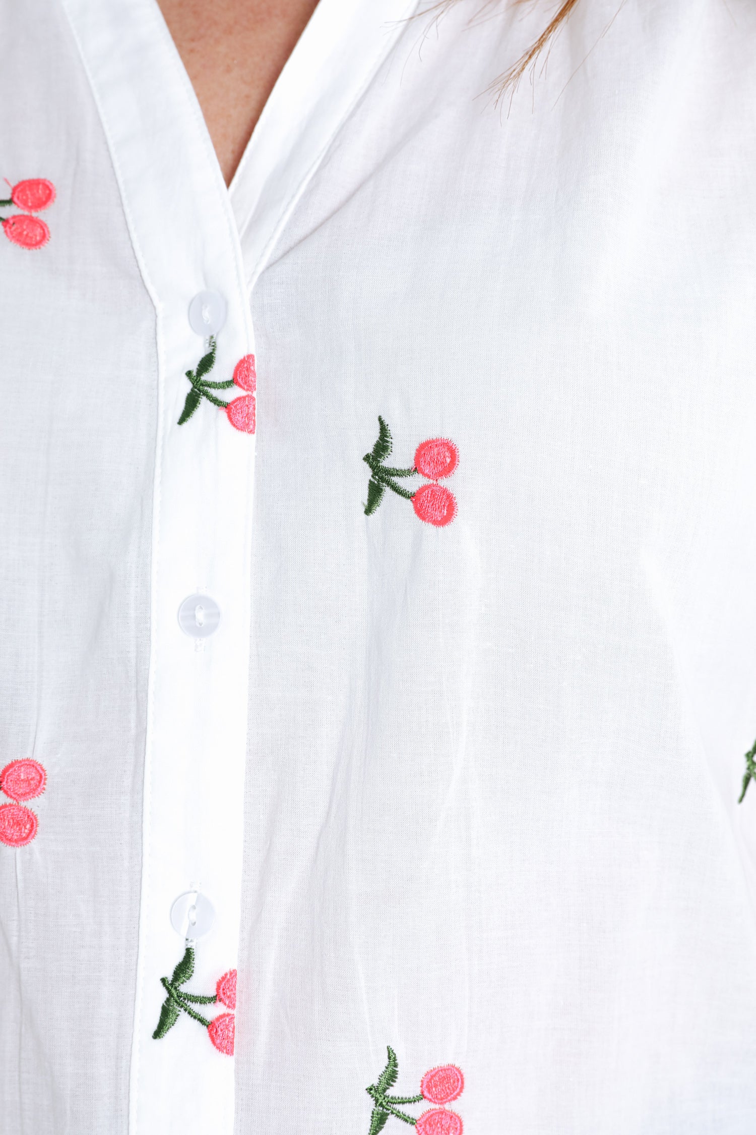 Effen katoenen blouse met kersenborduursels - Image 5