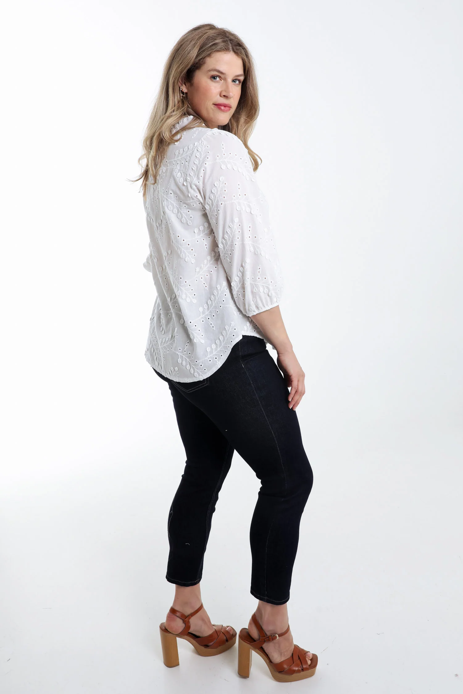 Effen katoenen blouse met geborduurde bloemen - Image 2