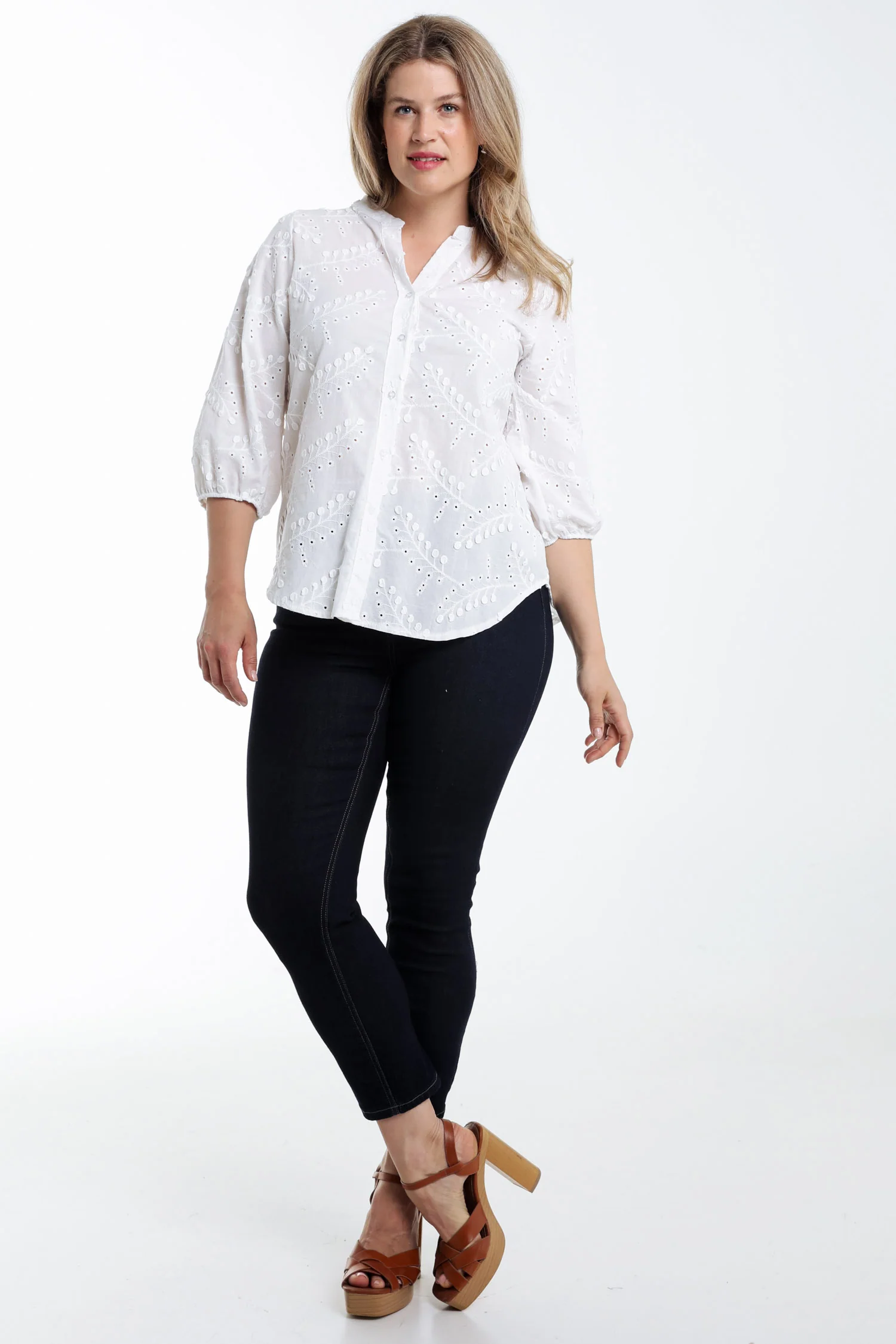 Effen katoenen blouse met geborduurde bloemen - Image 9