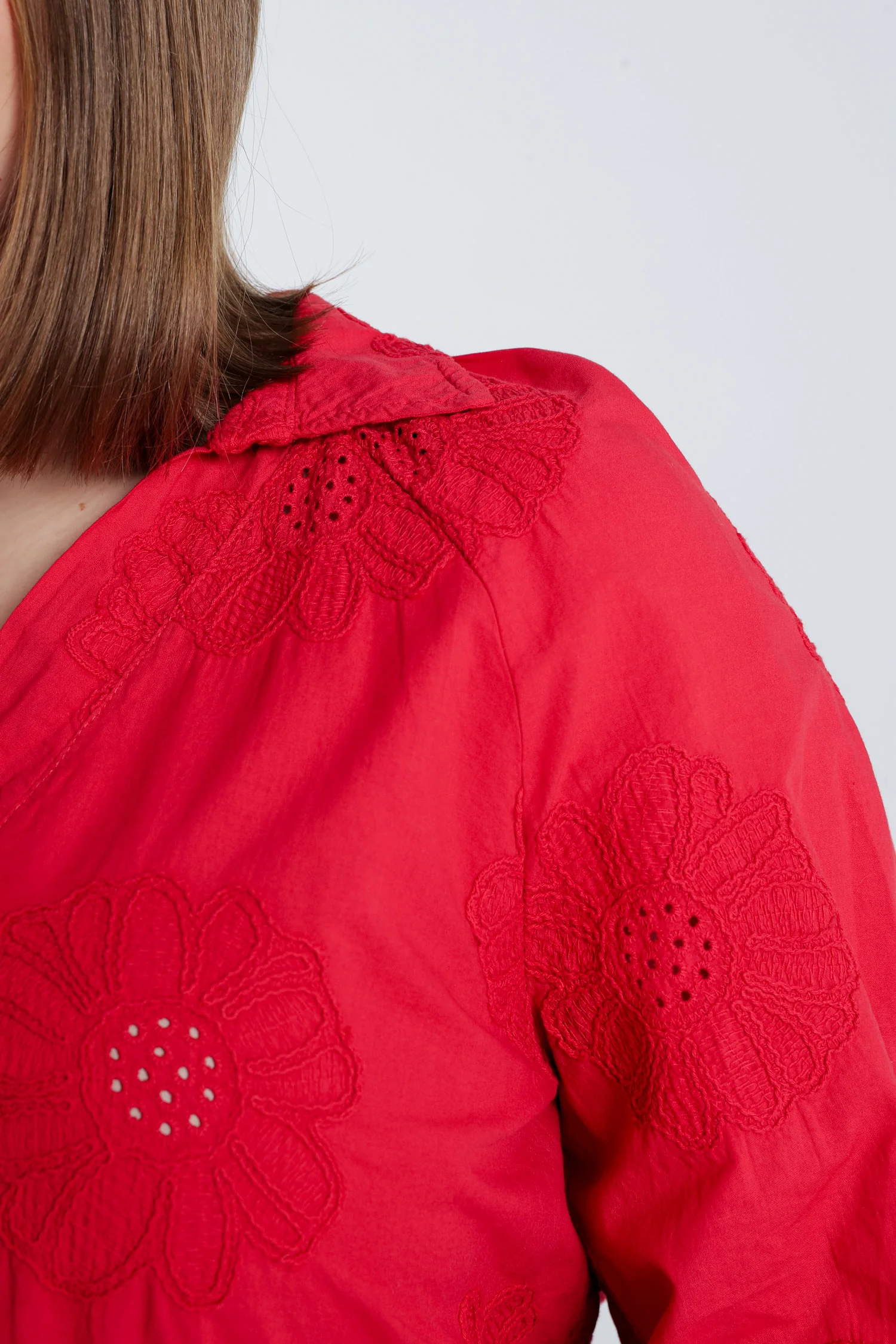 Effen katoenen blouse met geborduurde bloemen - Image 25