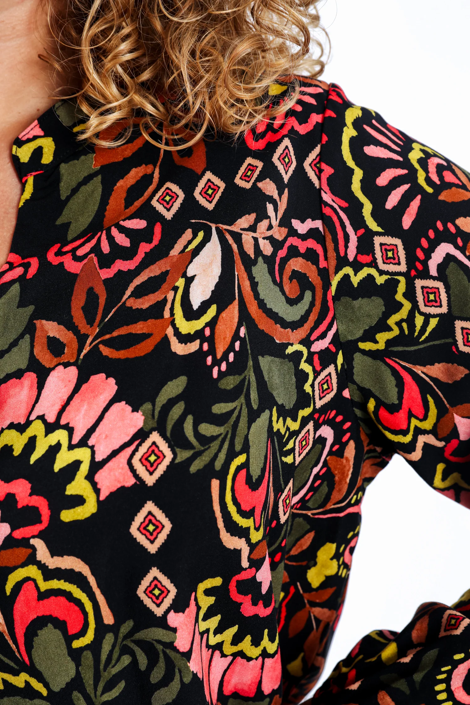 Blouse van bedrukt viscose in folkstijl - Image 4