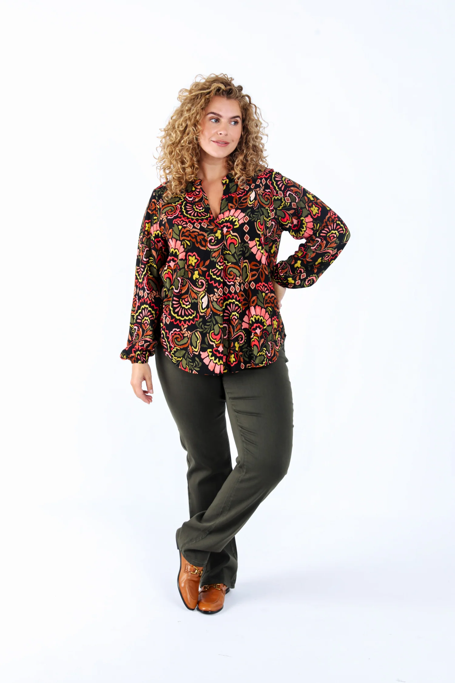 Blouse van bedrukt viscose in folkstijl - Image 6