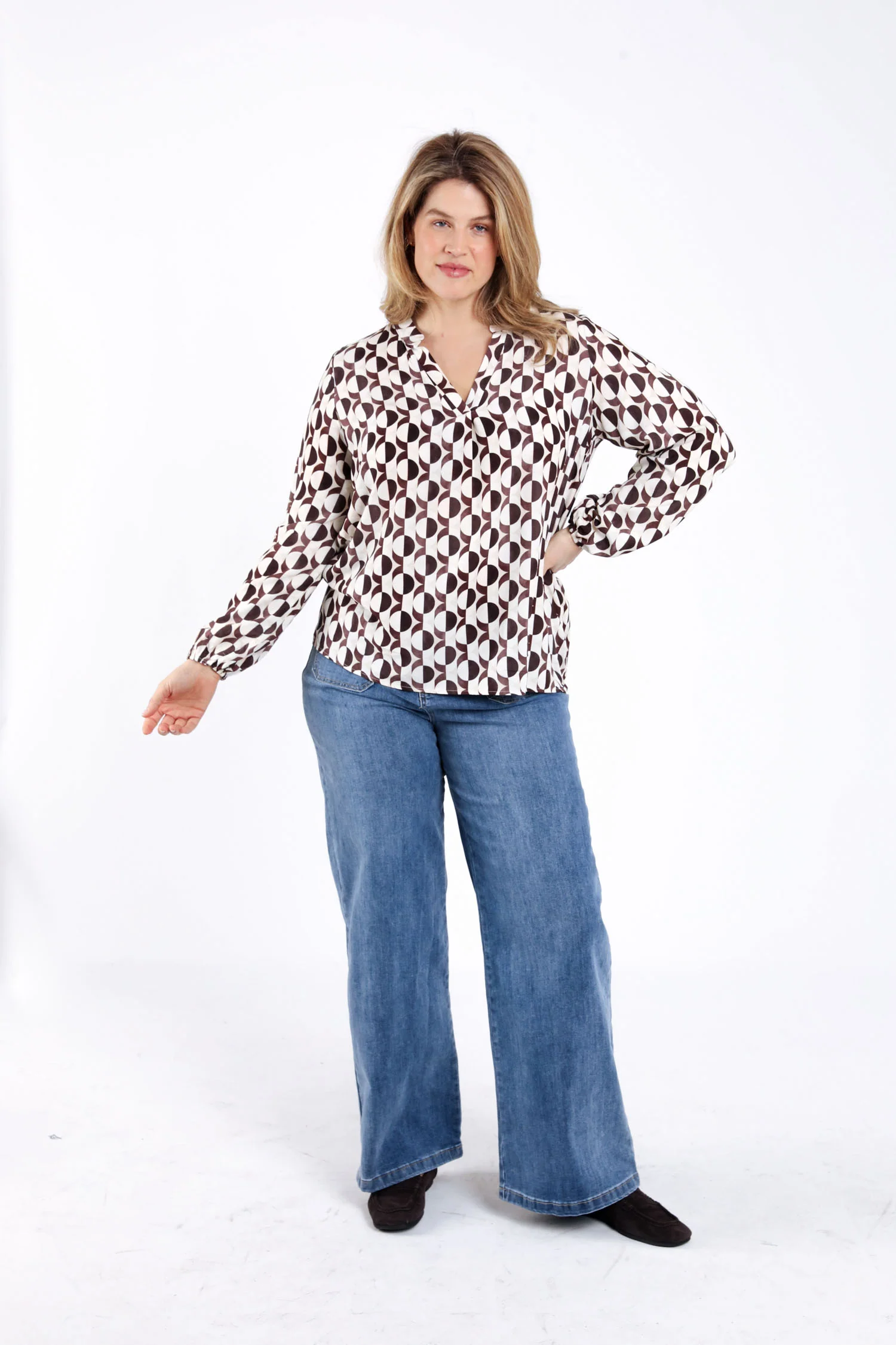 Blouse van bedrukt viscose met grafisch dessin - Image 7
