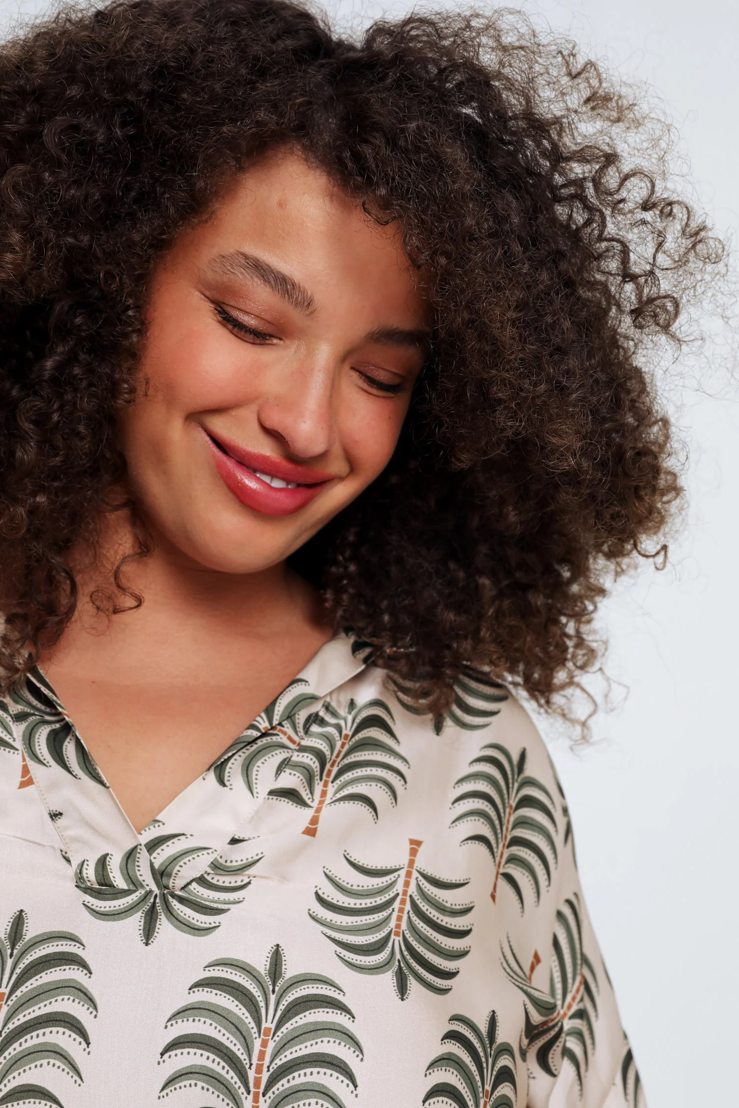 Blouse van viscose met palmprint - Image 3