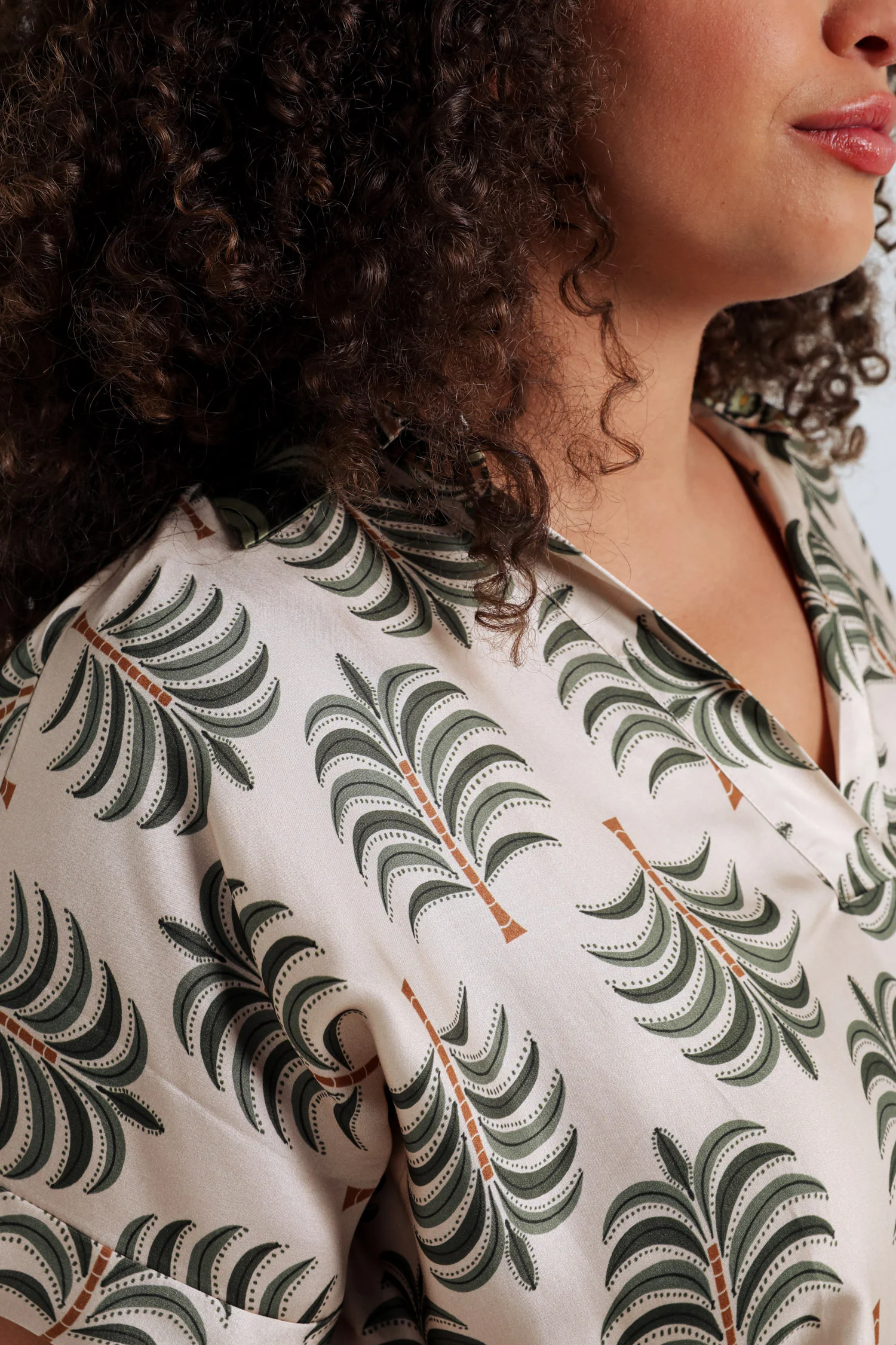 Blouse van viscose met palmprint - Image 4