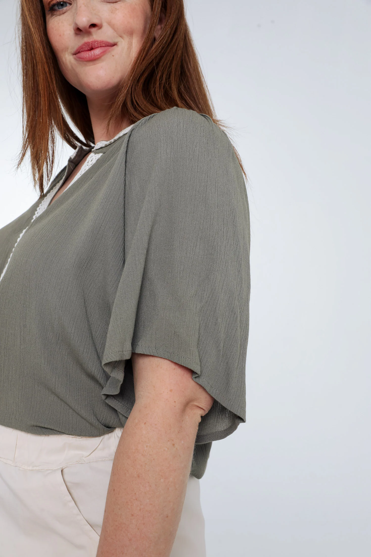 Effen viscose blouse met macramé - Image 17
