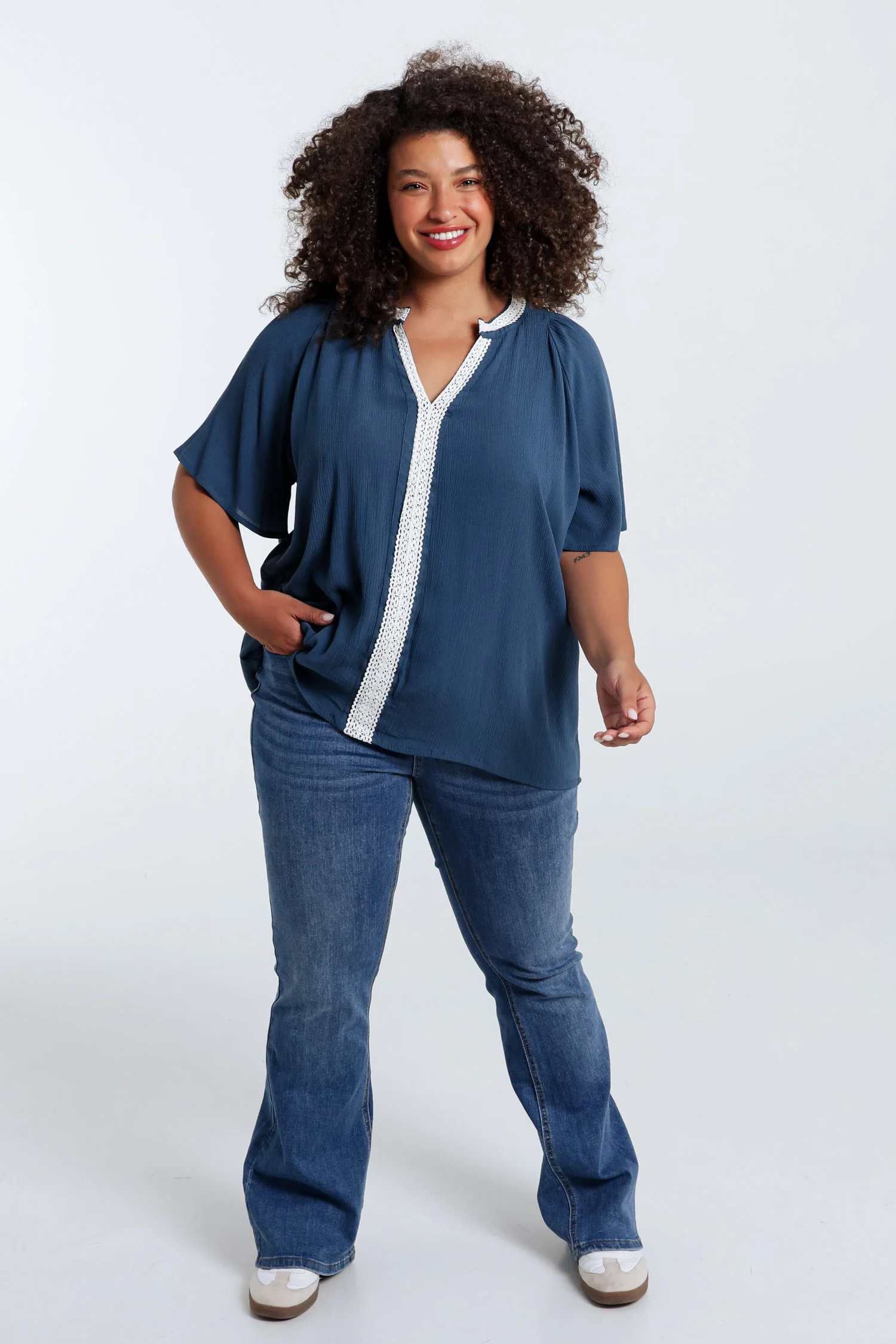 Effen viscose blouse met macramé - Image 7