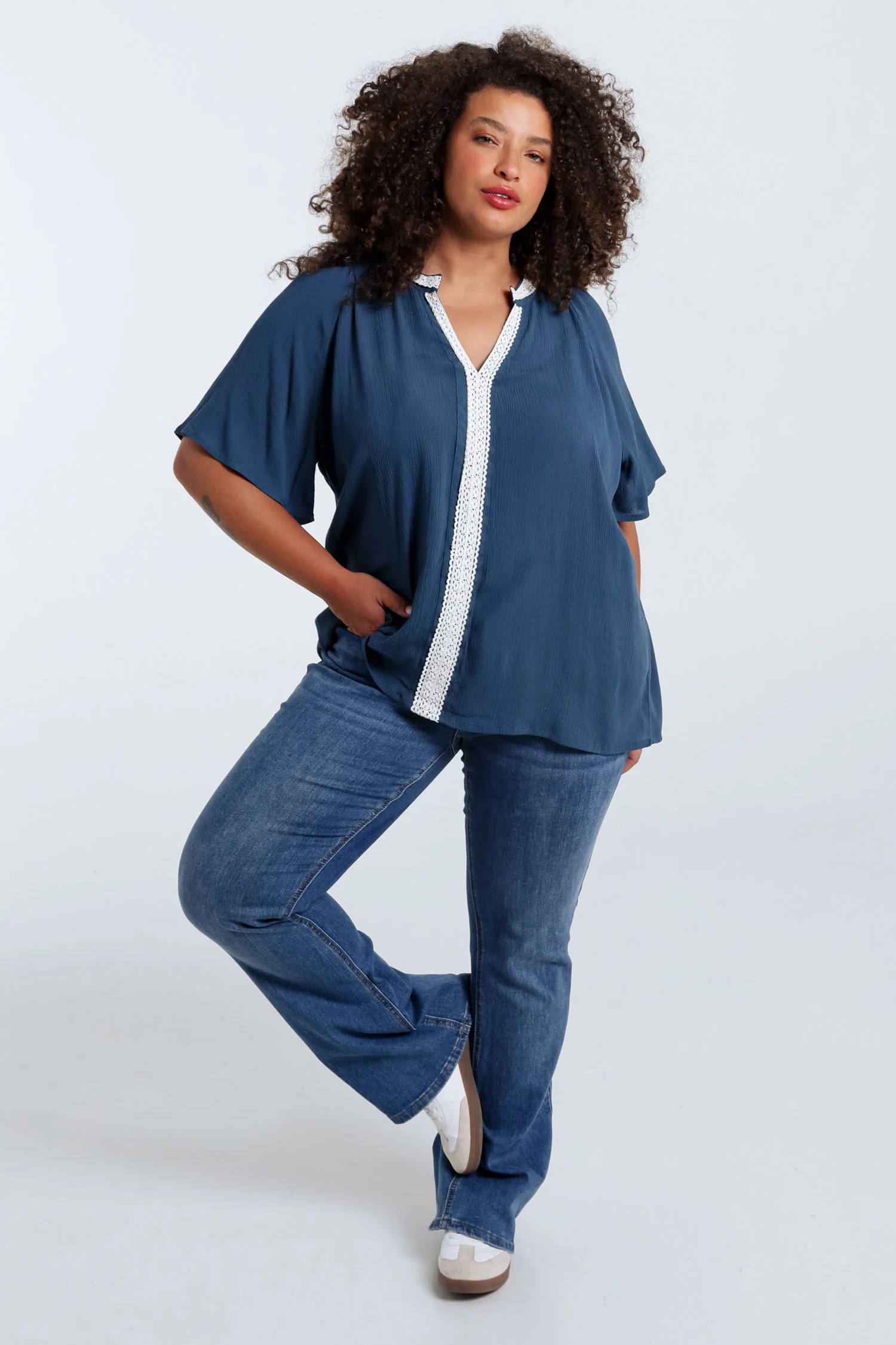 Effen viscose blouse met macramé - Image 8