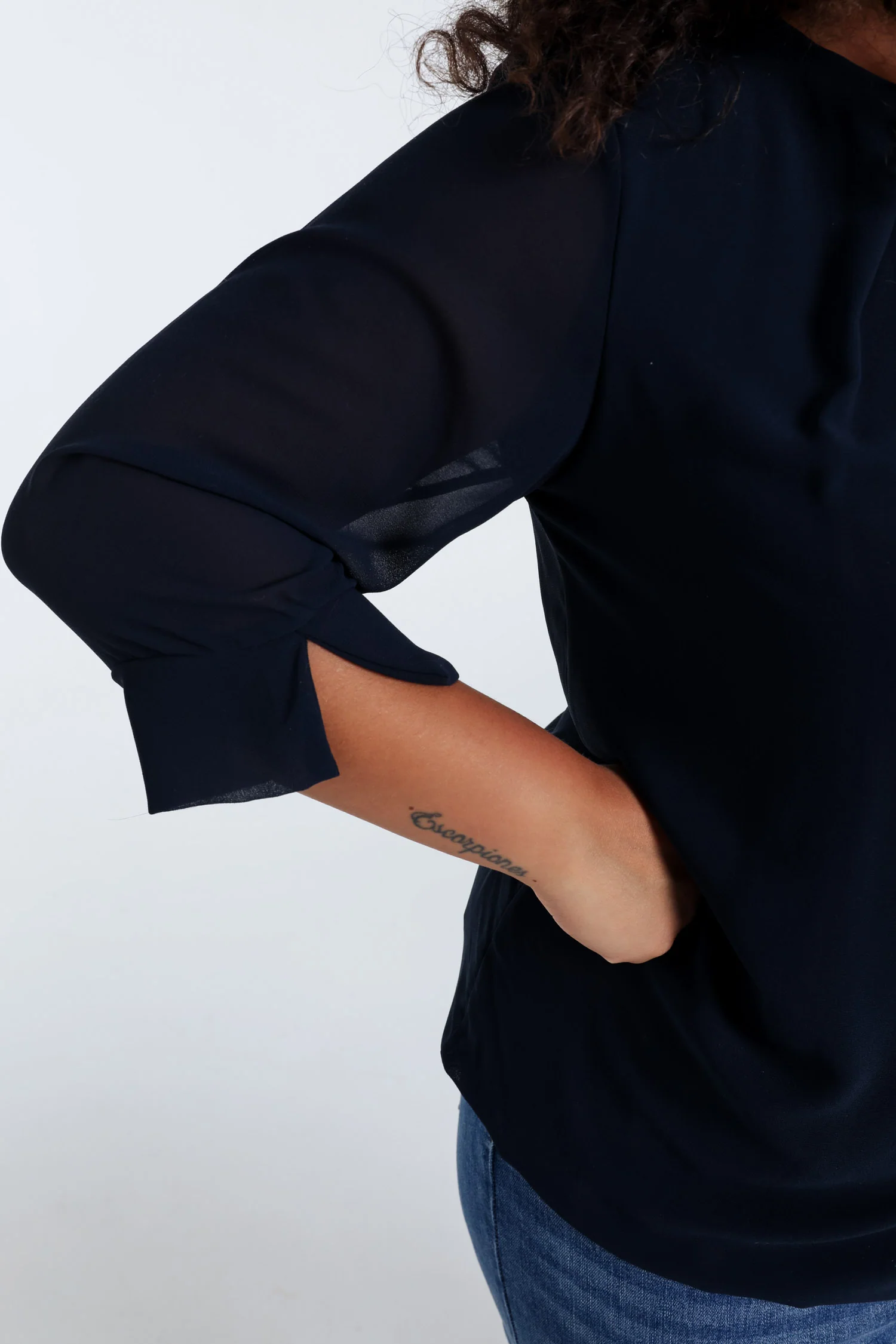 Effen blouse met sieraden - Image 16