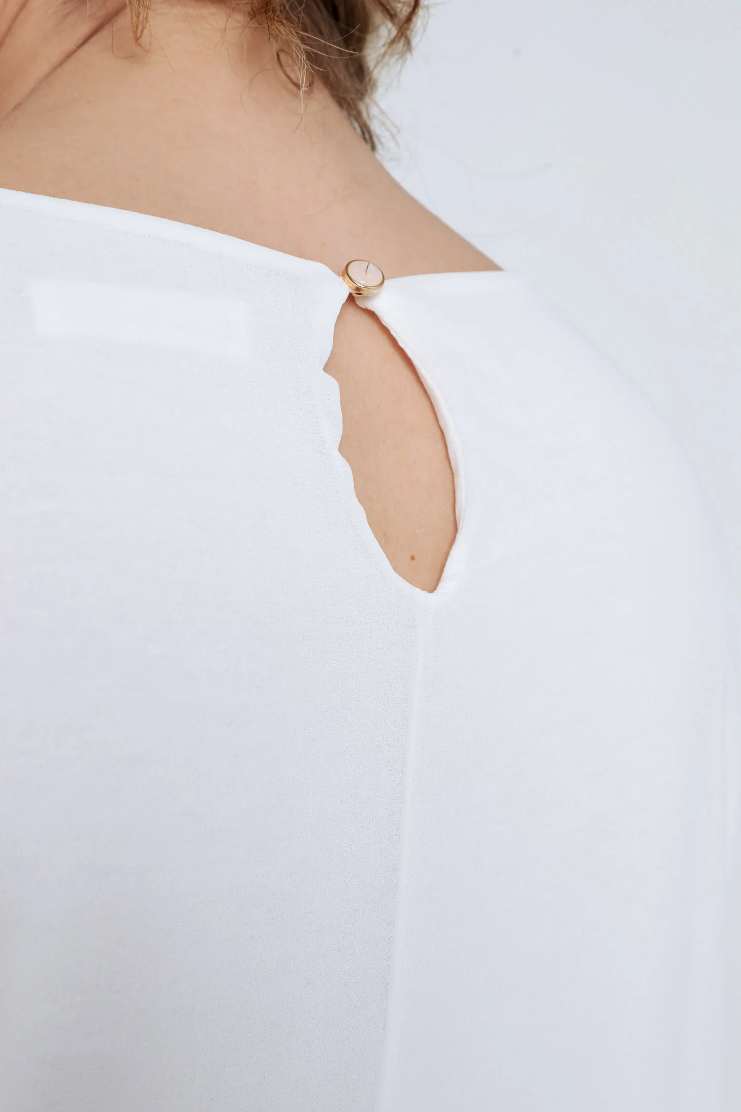 Effen blouse met sieraden - Image 6