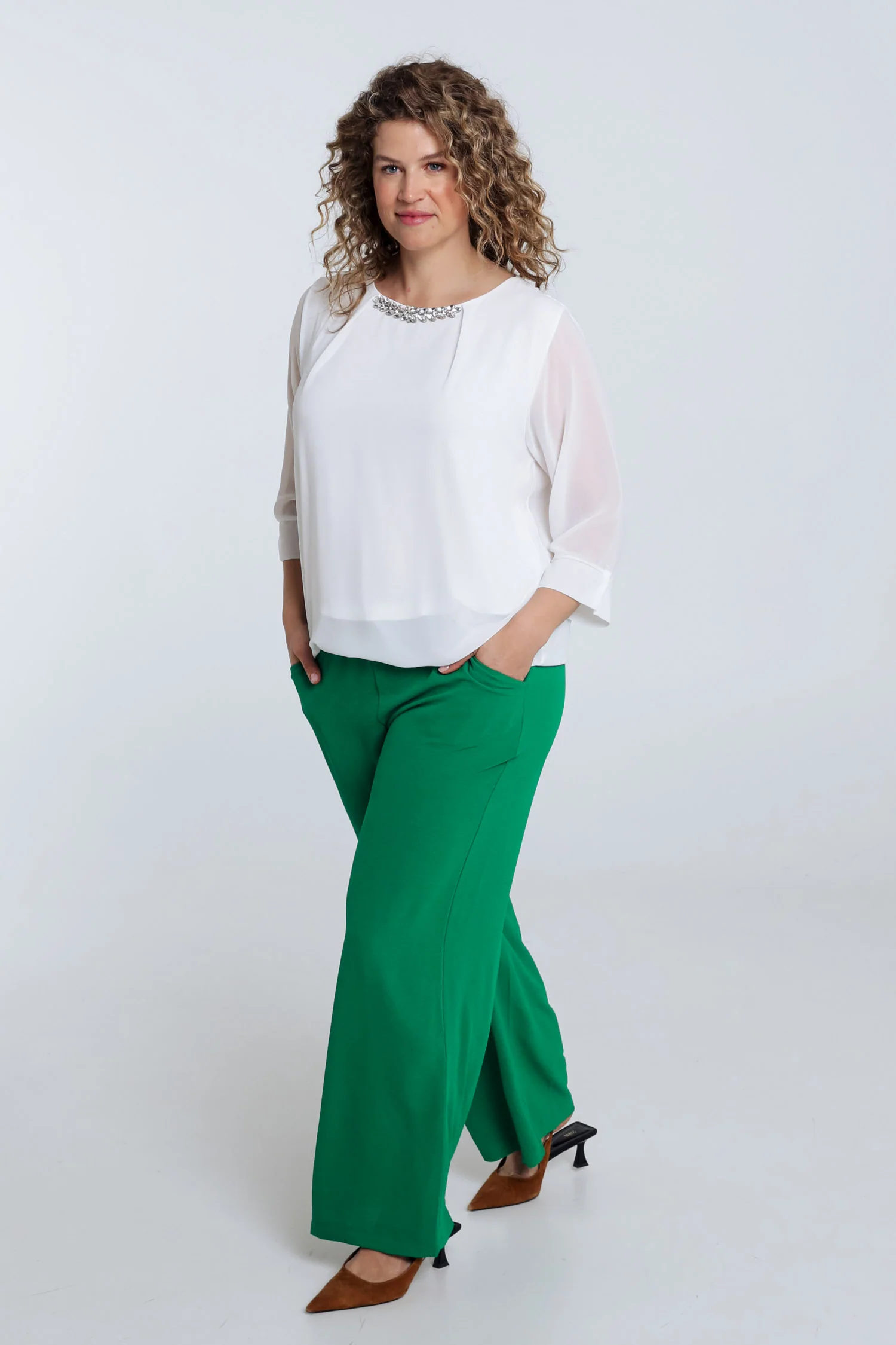 Effen blouse met sieraden - Image 8