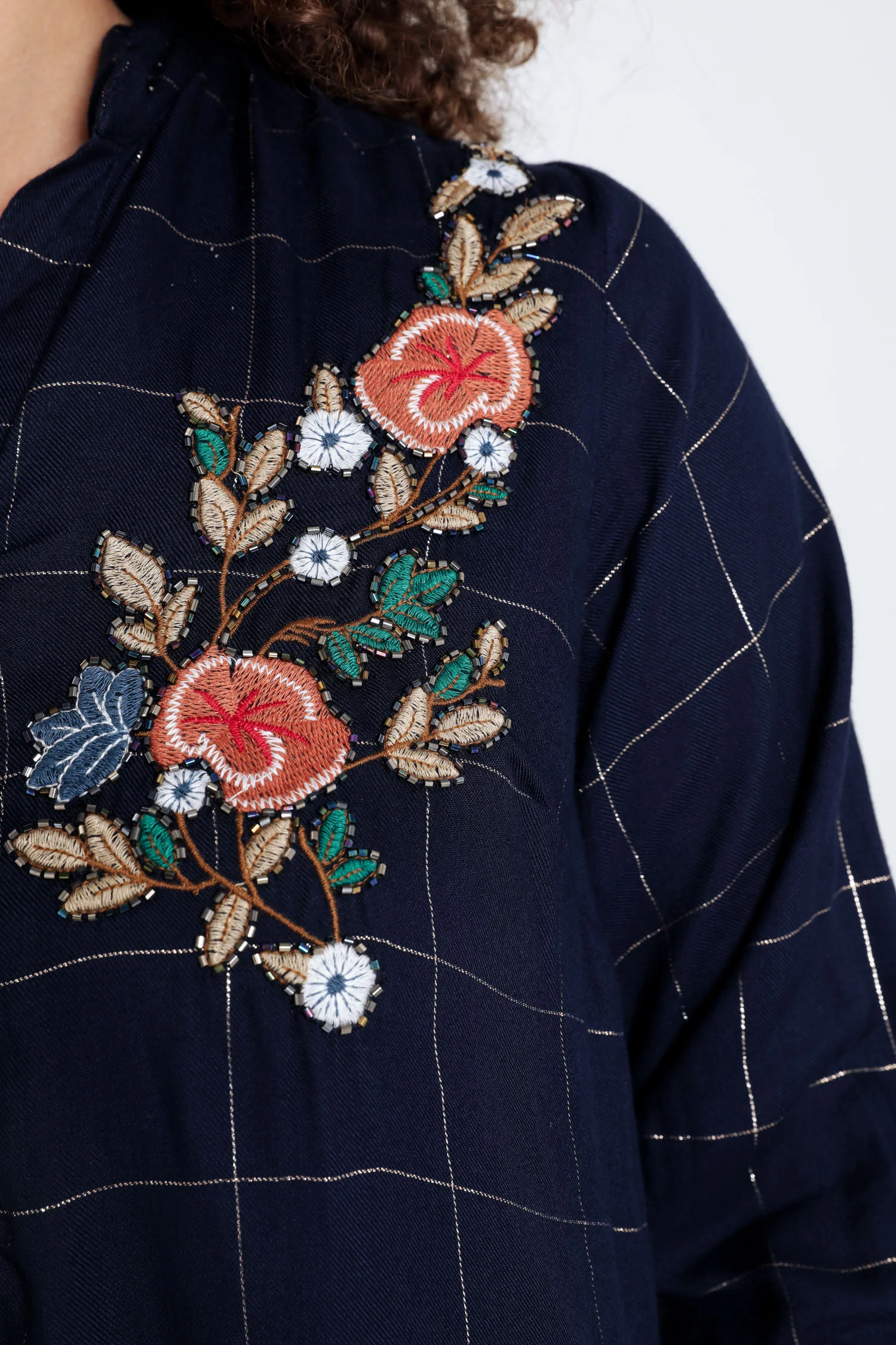 Lange, geruite blouse in viscose met borduurwerk - Image 4