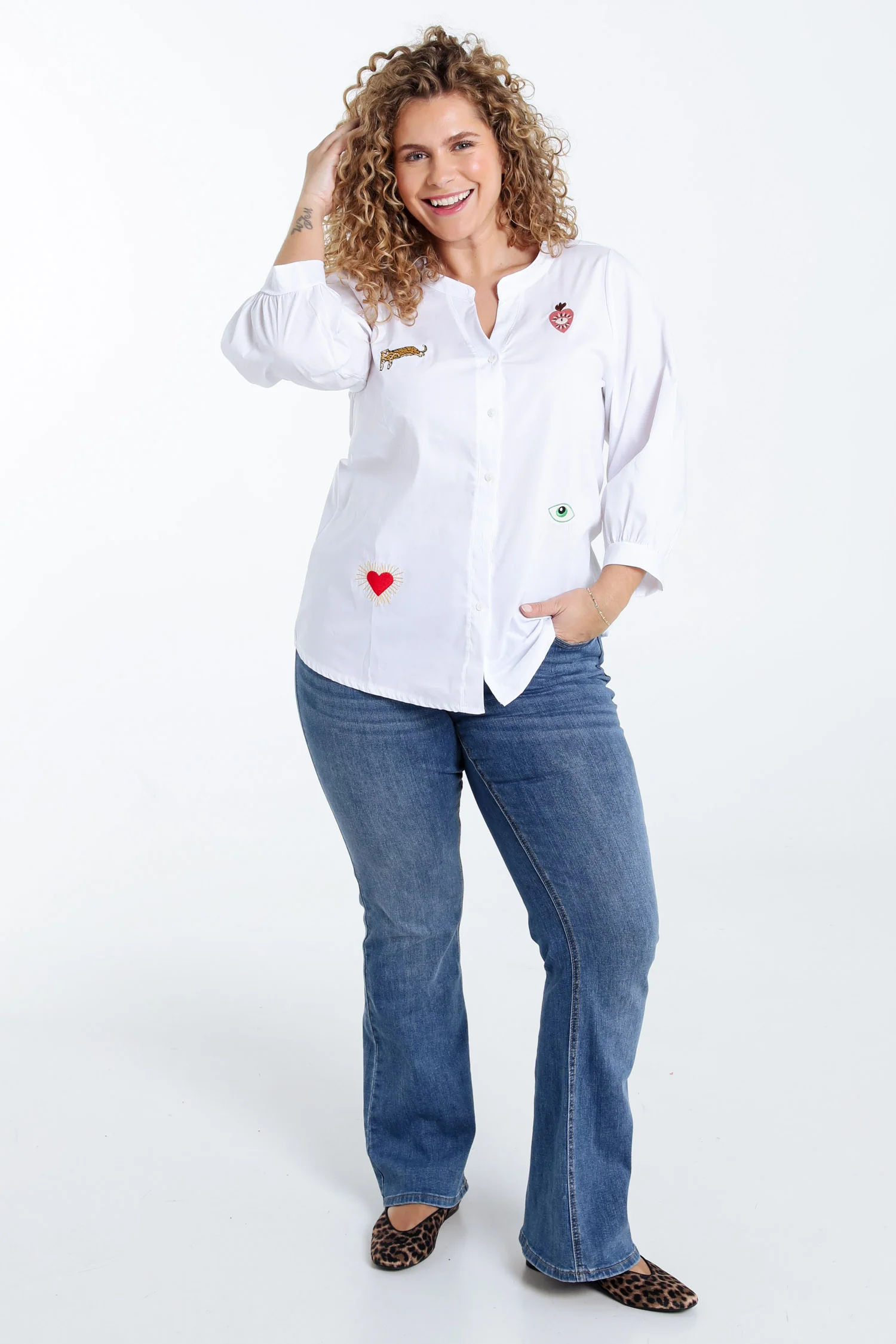 Effen katoenen shirt met emblemen - Image 7