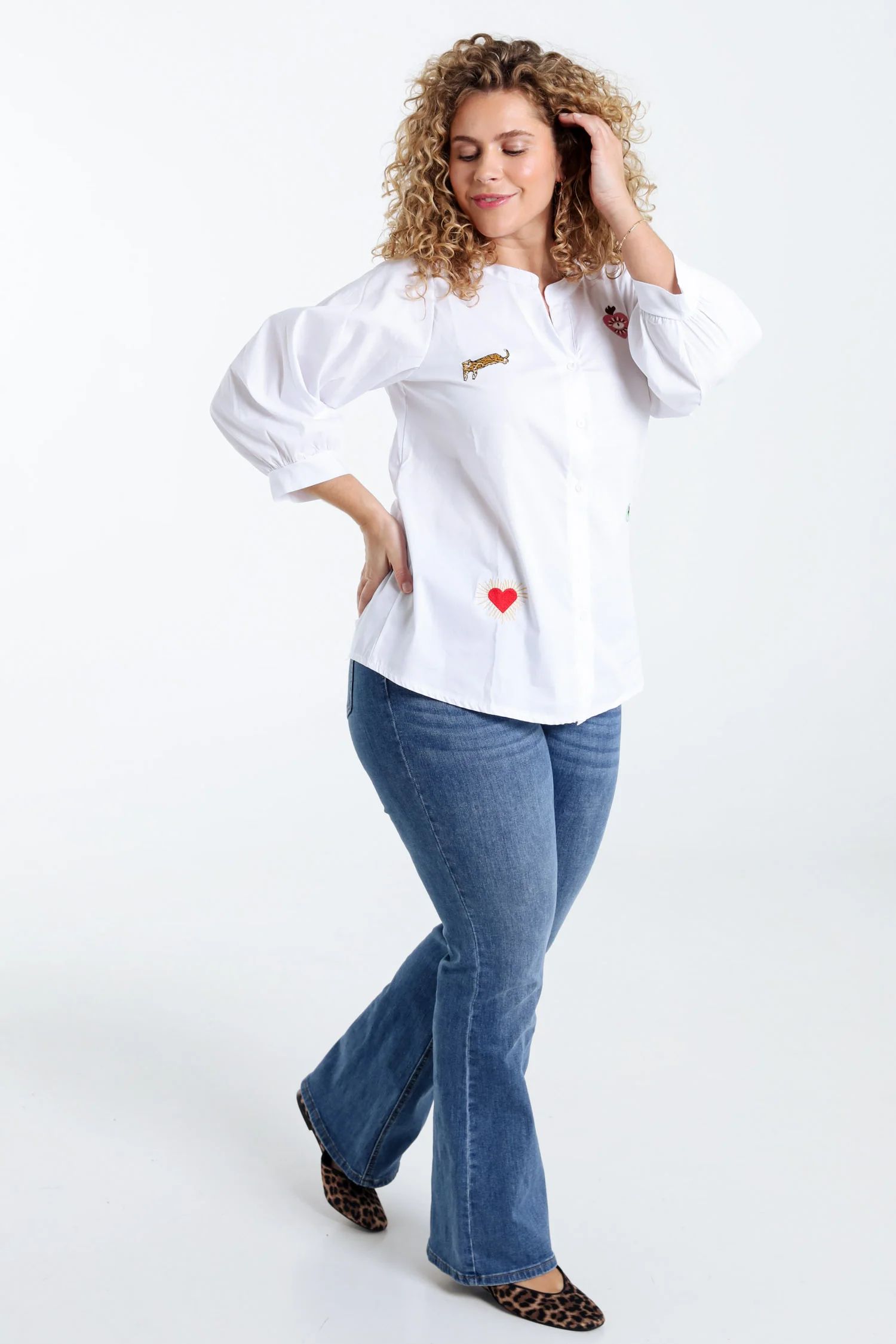 Effen katoenen shirt met emblemen - Image 9