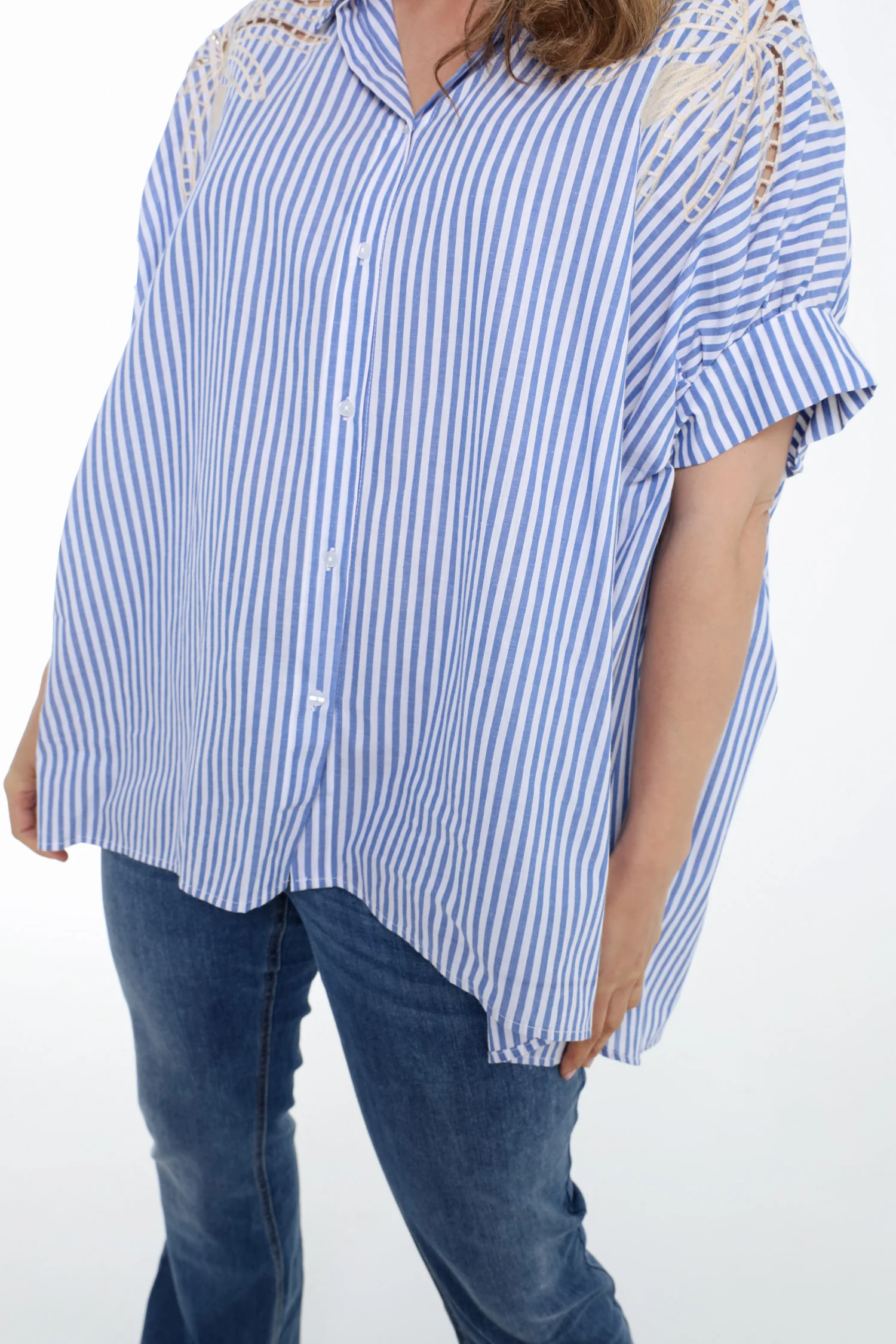 Oversized gestreepte katoenen shirt met borduursels - Image 6