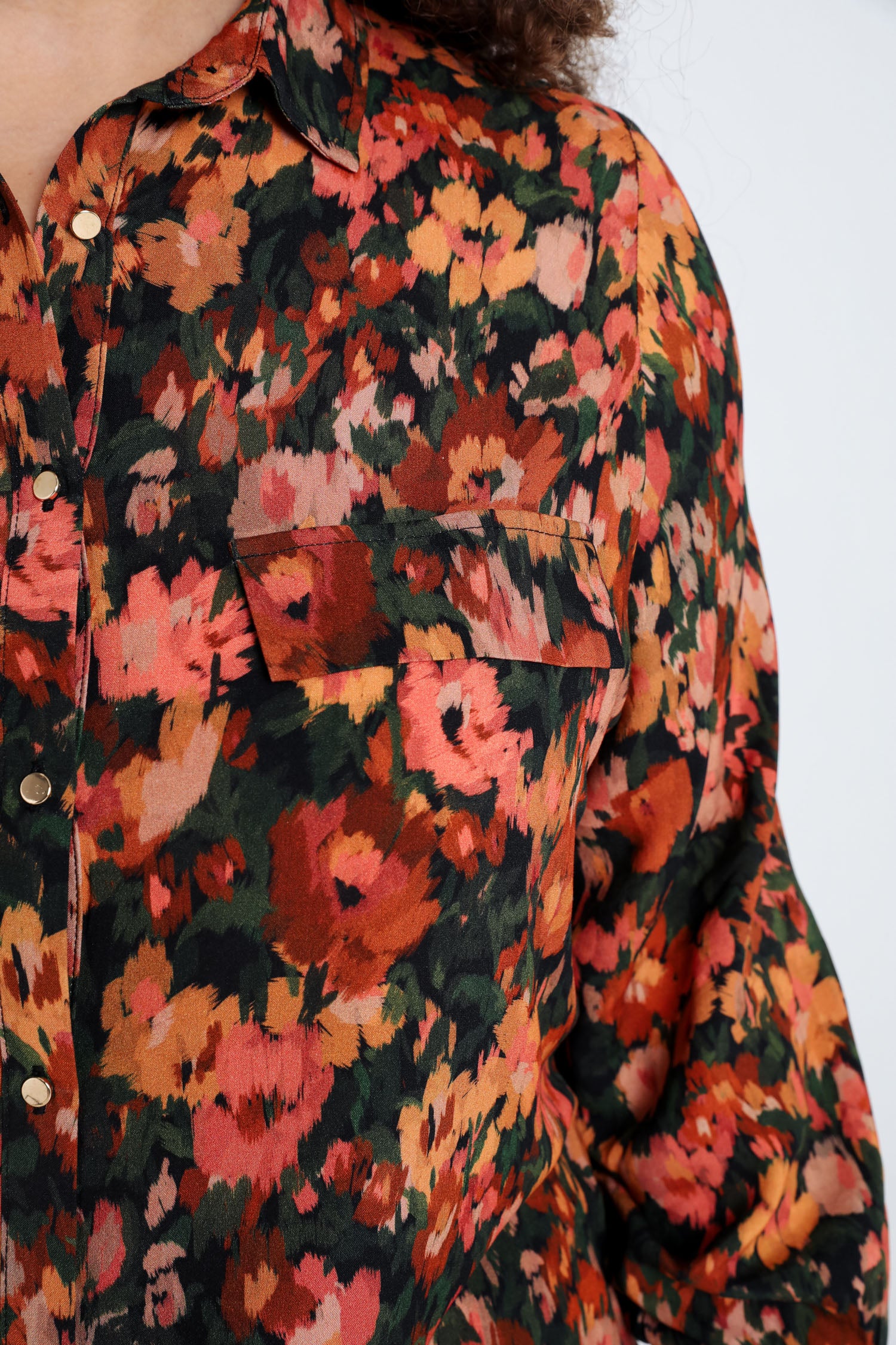 Hemd in viscose met motief van vage bloemen - Image 5