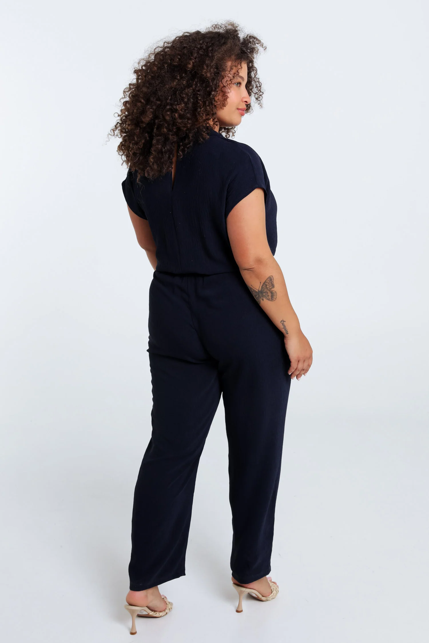 Eénkleurige jumpsuit met riem - Image 2