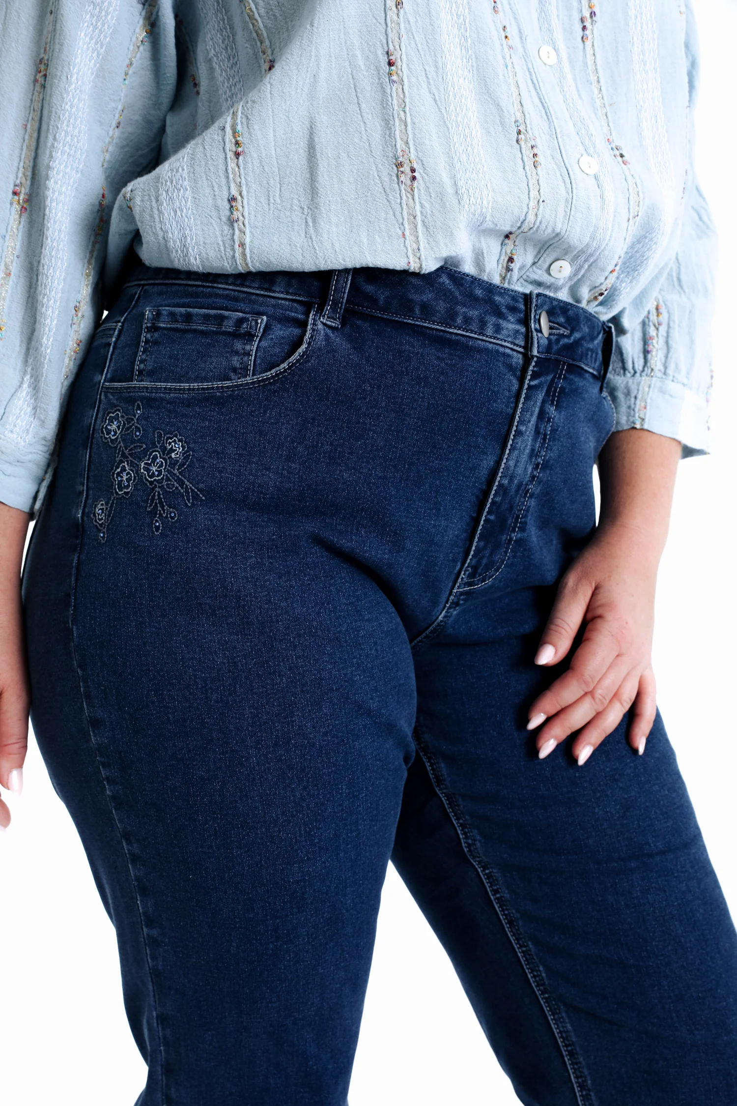 Rechte Mia jeans met borduursels - Image 15