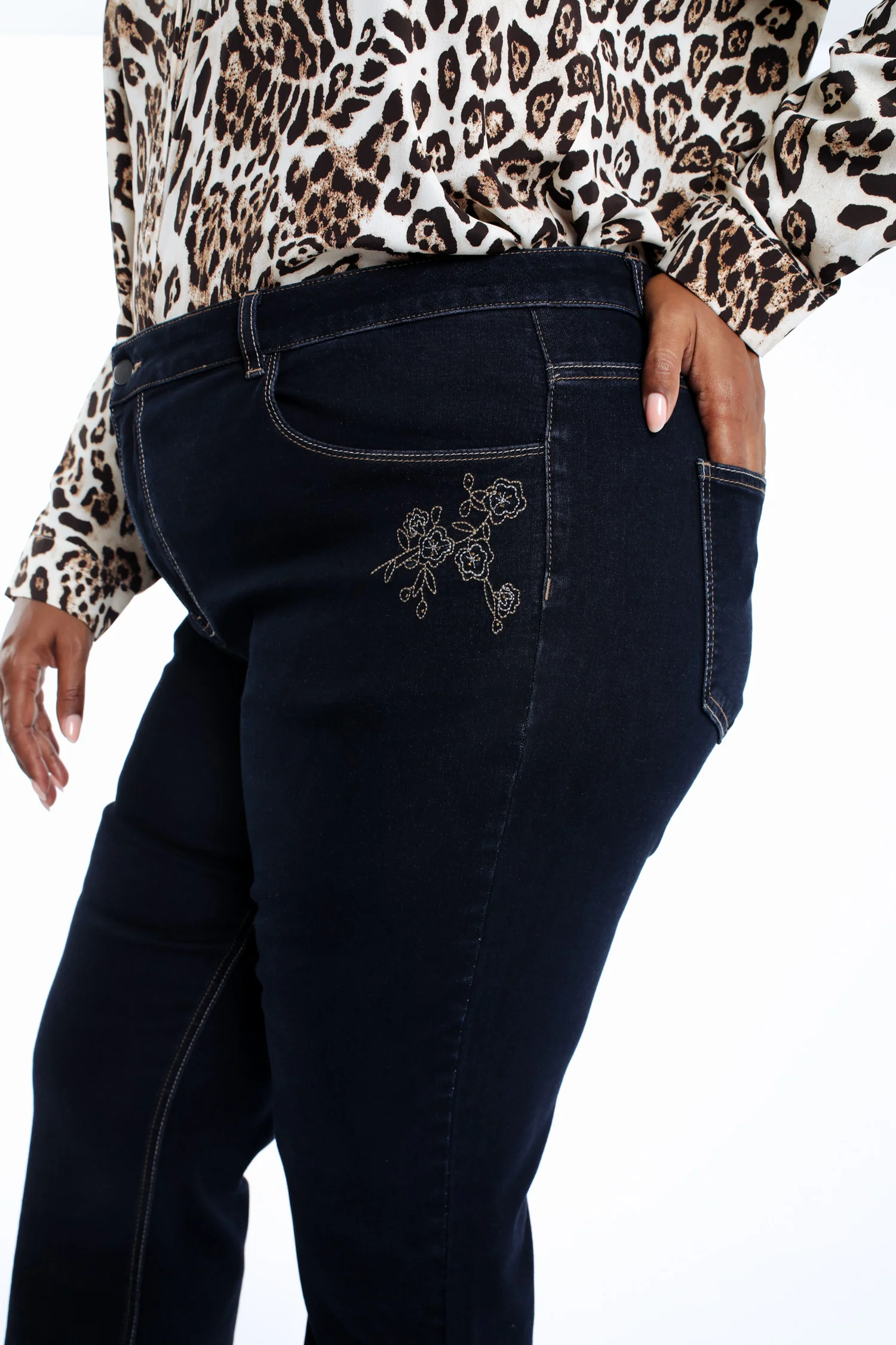 Rechte Mia jeans met borduursels - Image 4