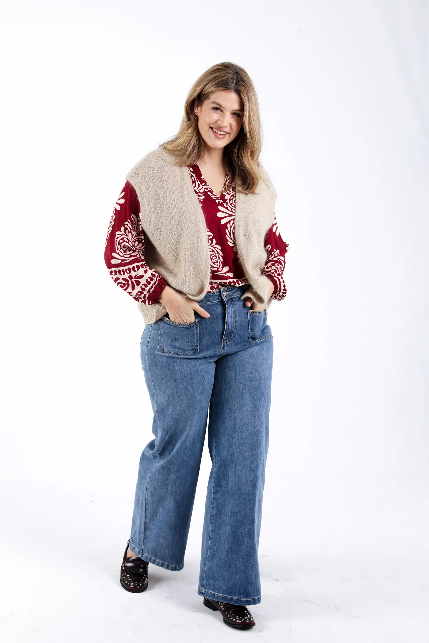 Jeans Elodie met zakken en borduursel detail - Image 8