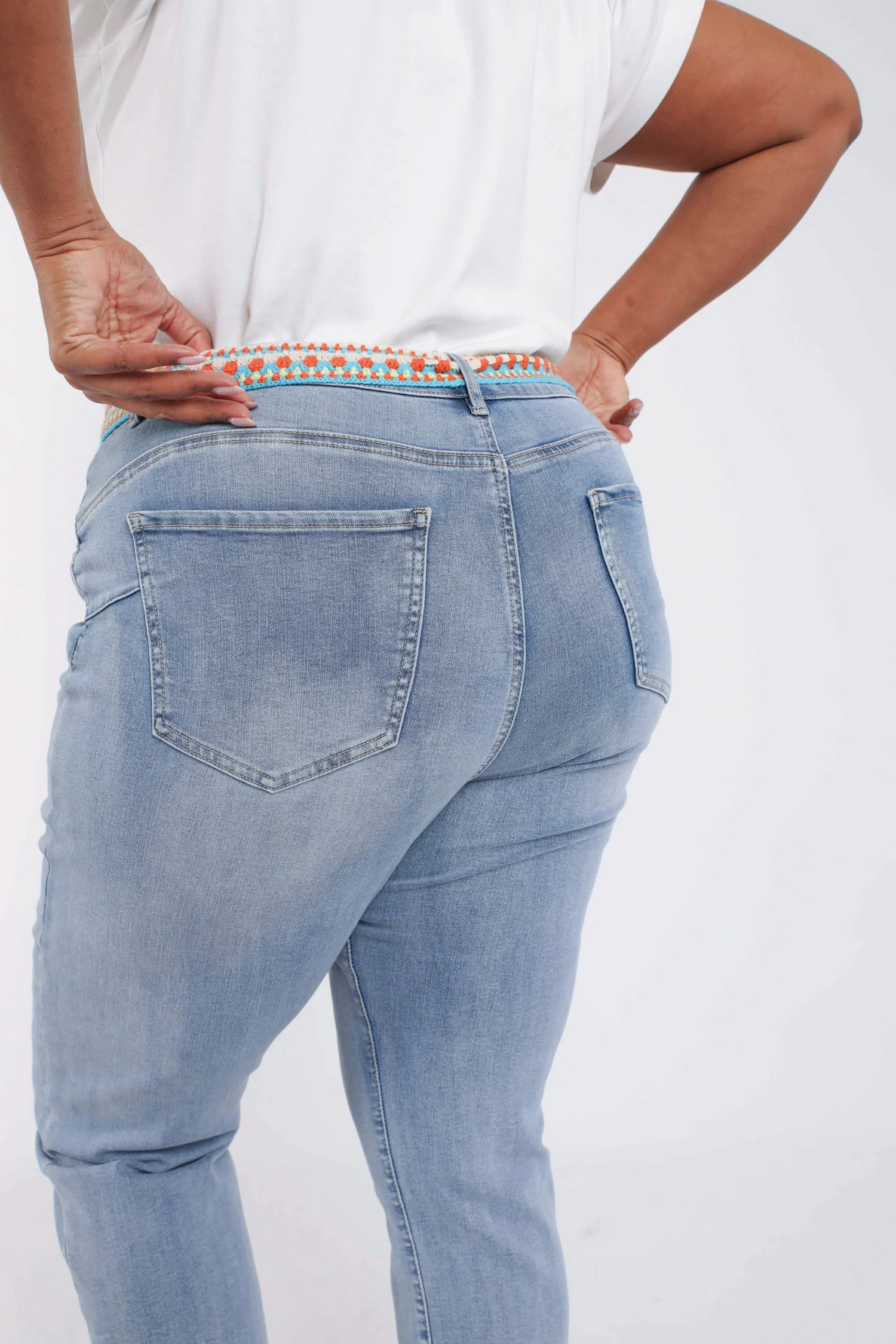 Jeans Louise slim 3/4 met fantasie riem - Image 5