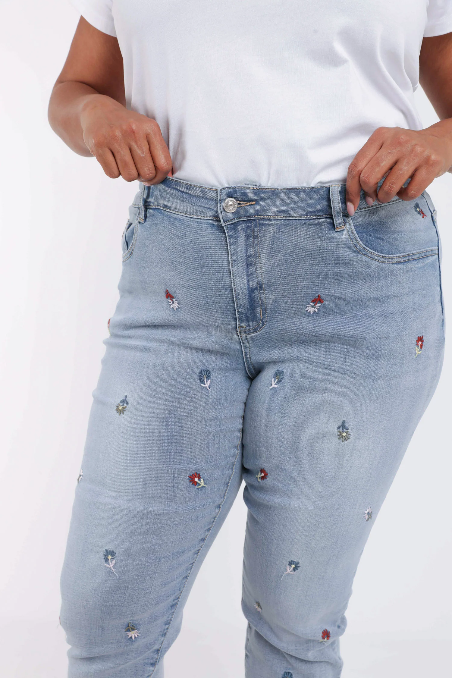 Slim fit jeans Louise 7/8 met bloemenborduursels - Image 5