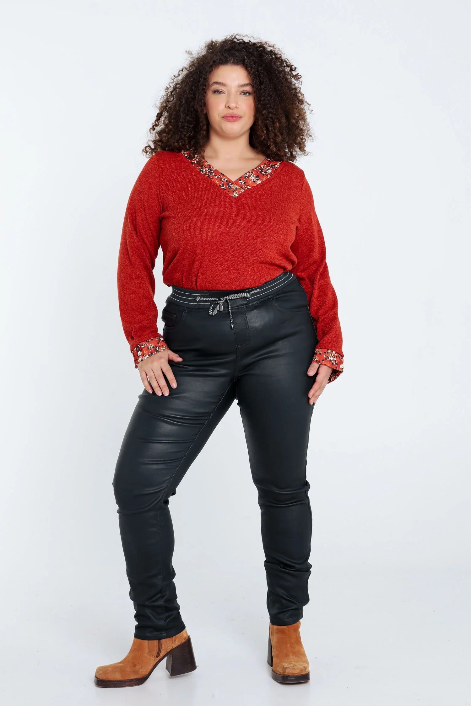 Slim gecoate jegging met fijne riem - Image 18