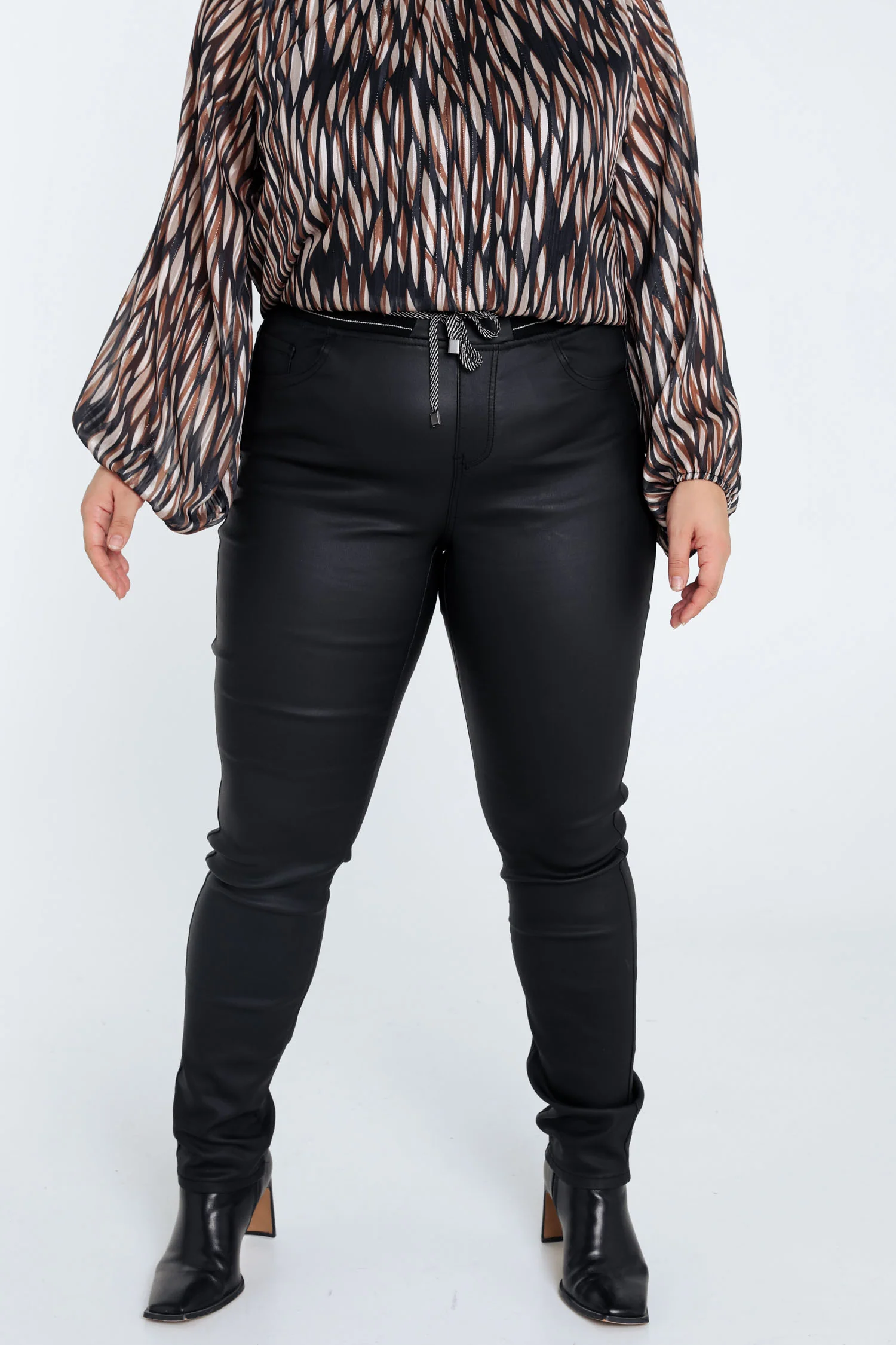 Slim gecoate jegging met fijne riem - Image 22