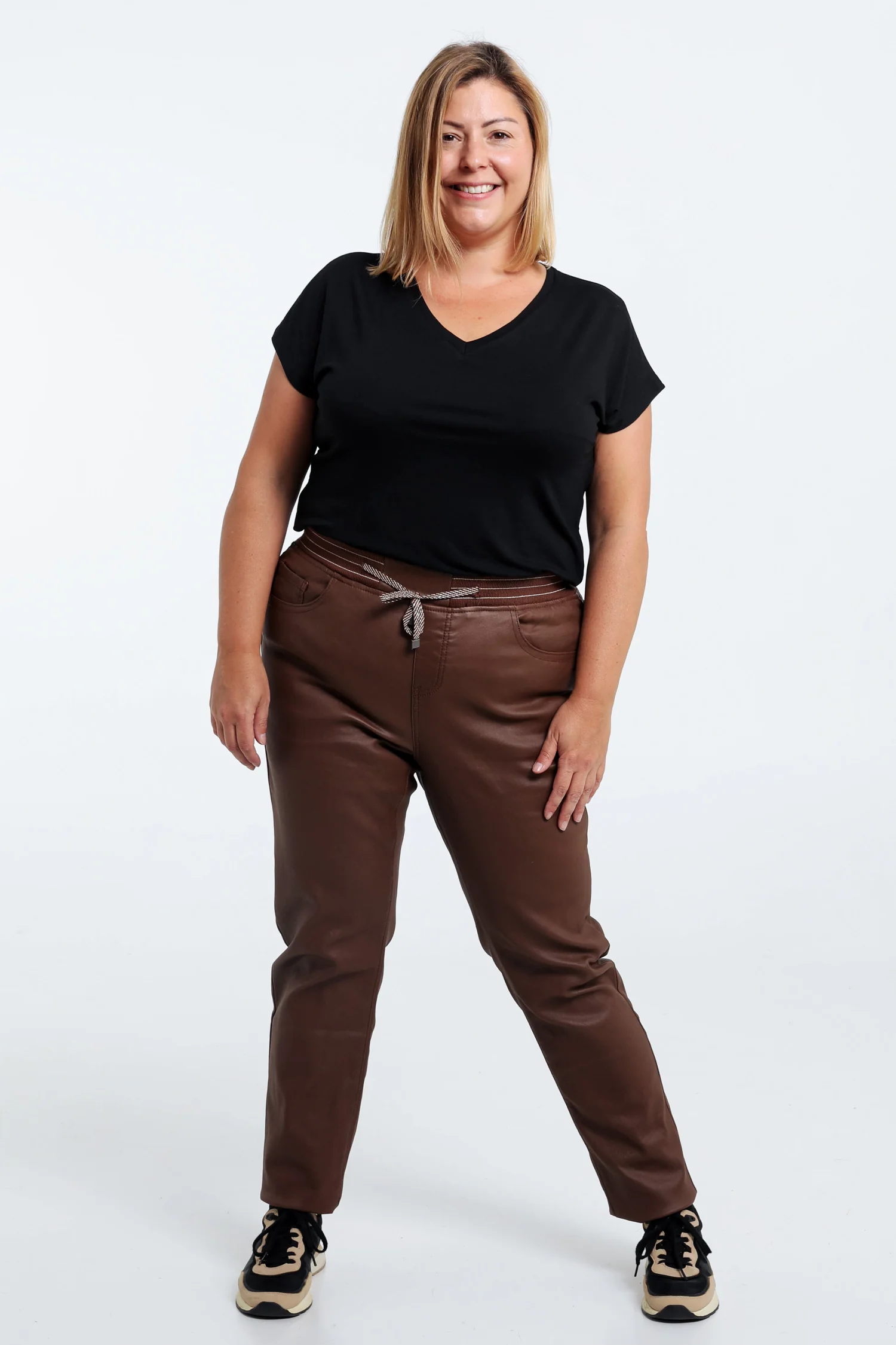 Slim gecoate jegging met fijne riem - Image 37