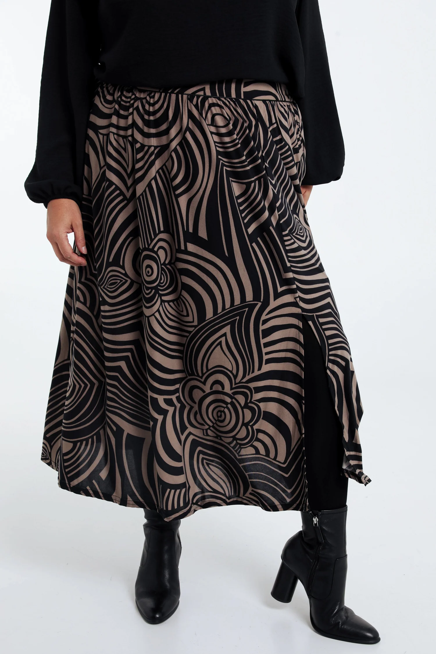 Halflange rok met grafisch motief en split