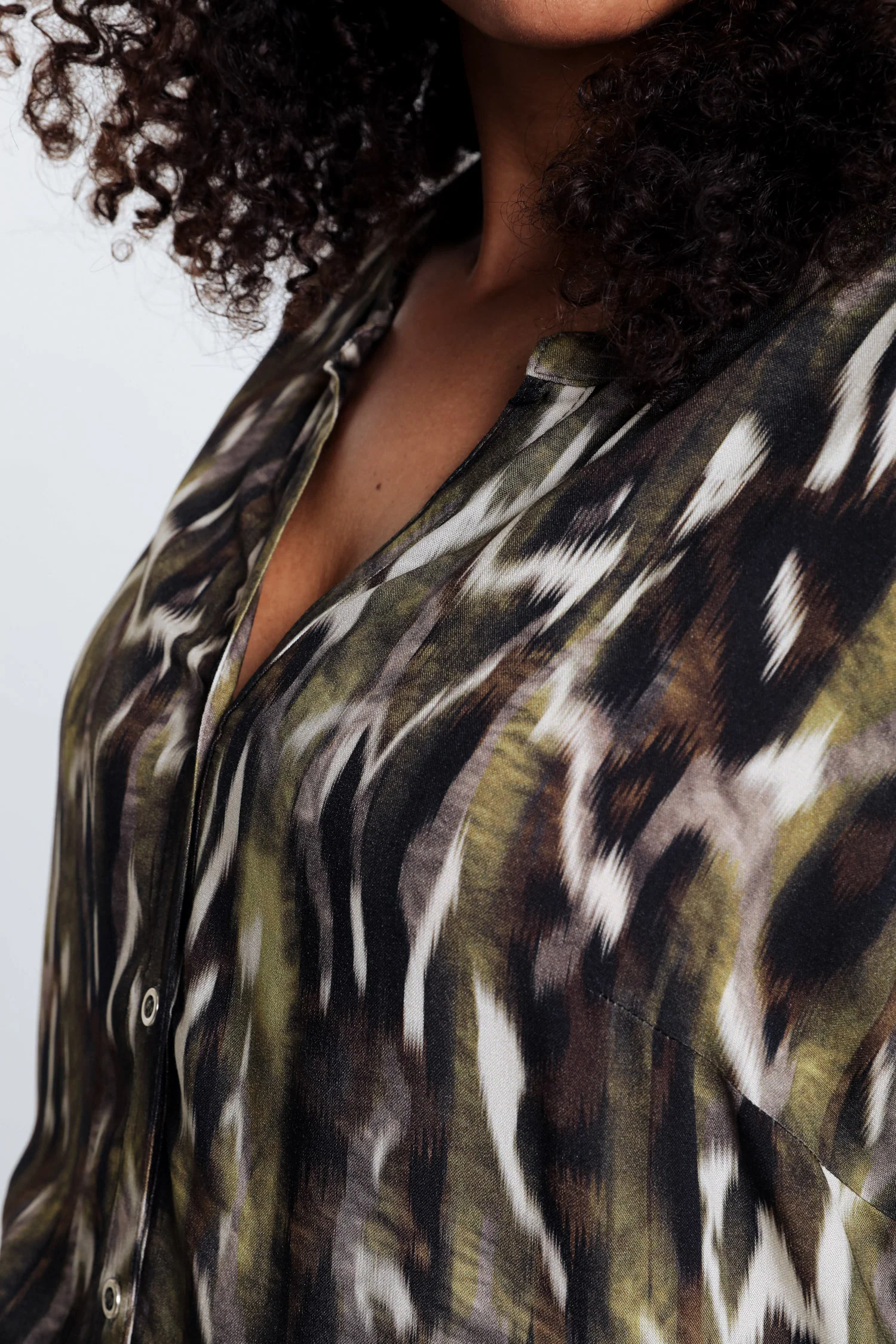 Lang hemd in eco vero viscose met slangenprint - Image 6
