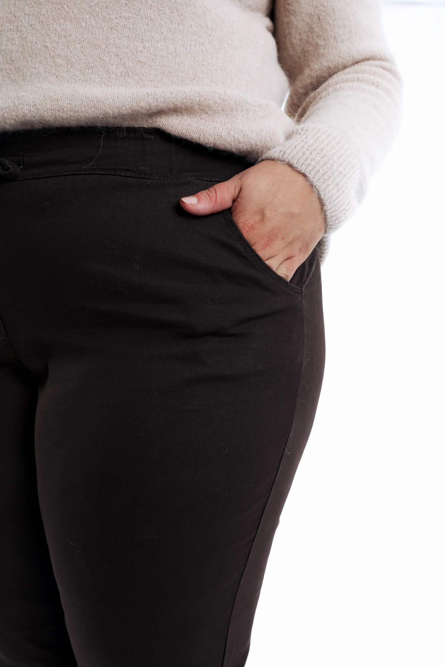 Effen lichte katoenen chino broek - Image 4