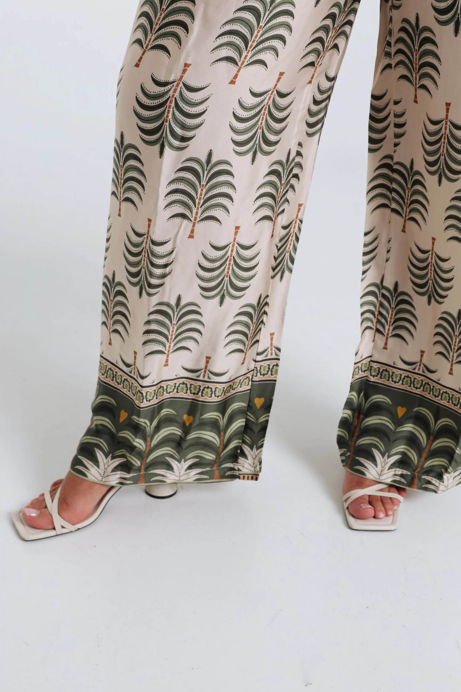 Satijnen effect broek met palmprint - Image 5