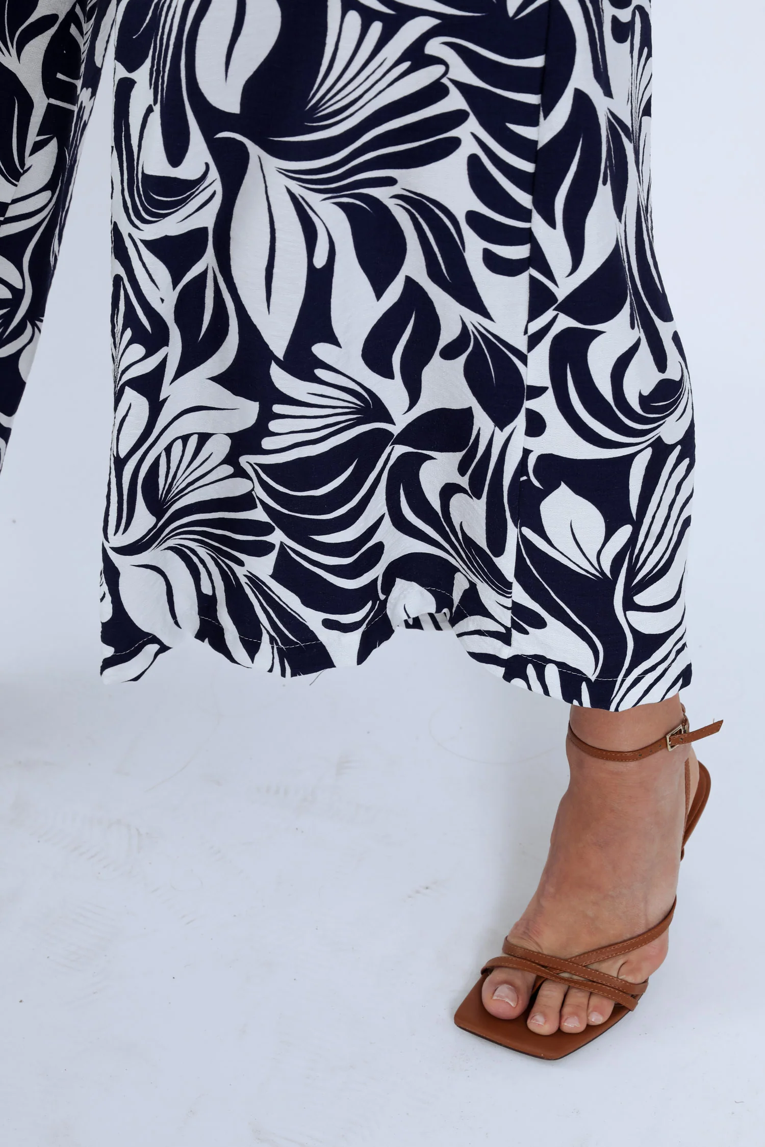 Wijd 7/8 broek van bicolor bloemenprint viscose - Image 4