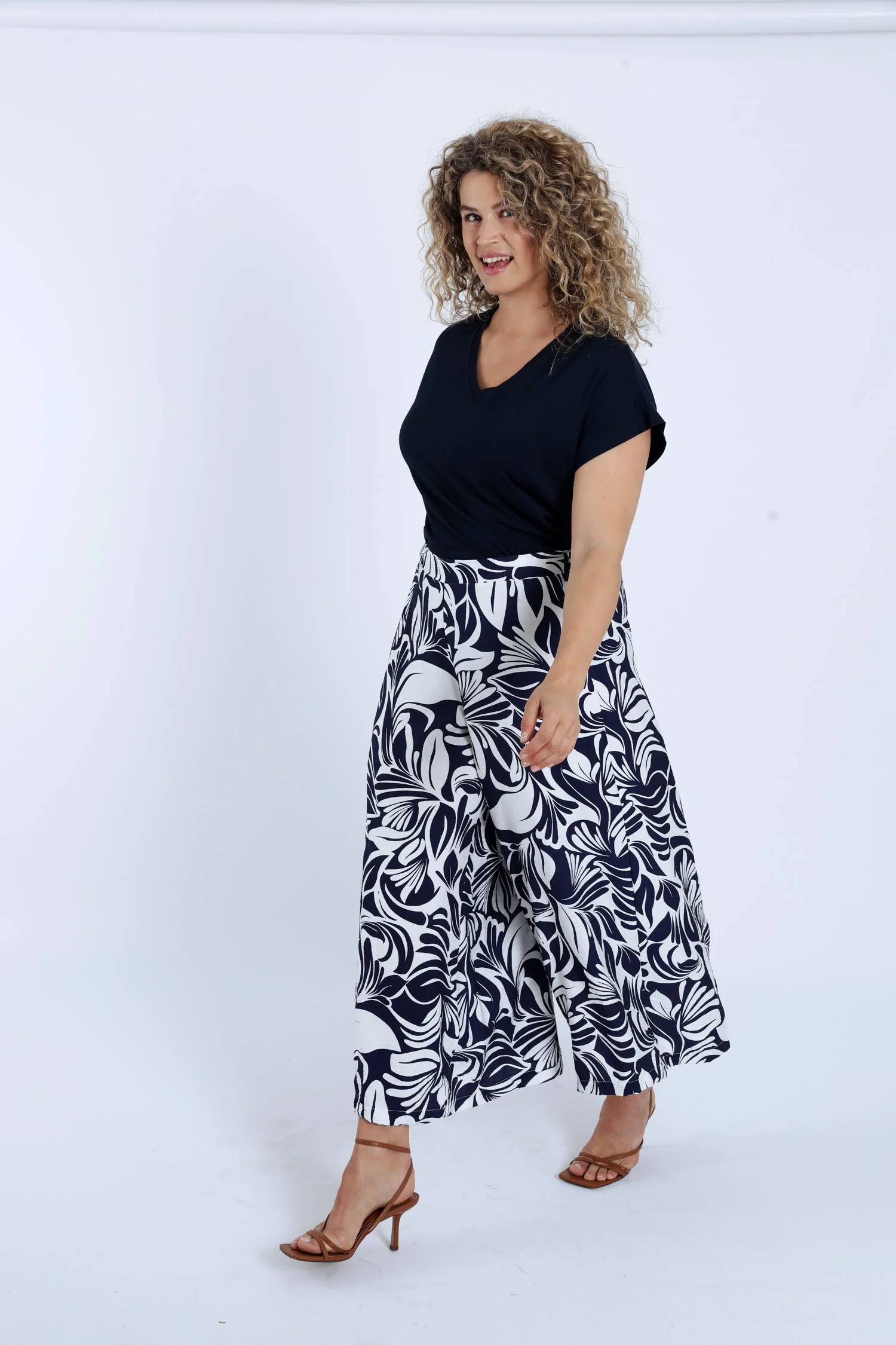 Wijd 7/8 broek van bicolor bloemenprint viscose - Image 8
