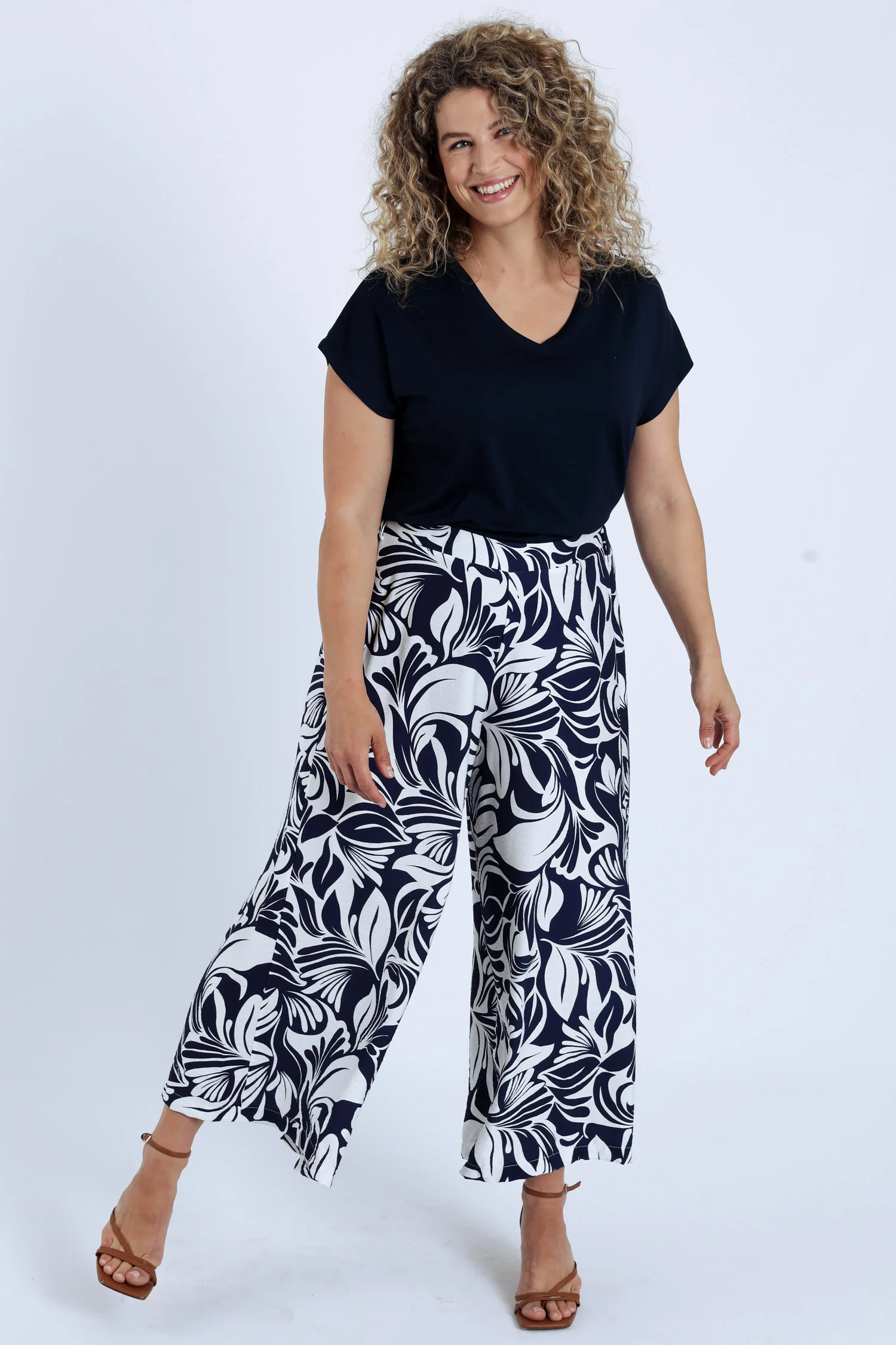 Wijd 7/8 broek van bicolor bloemenprint viscose - Image 9