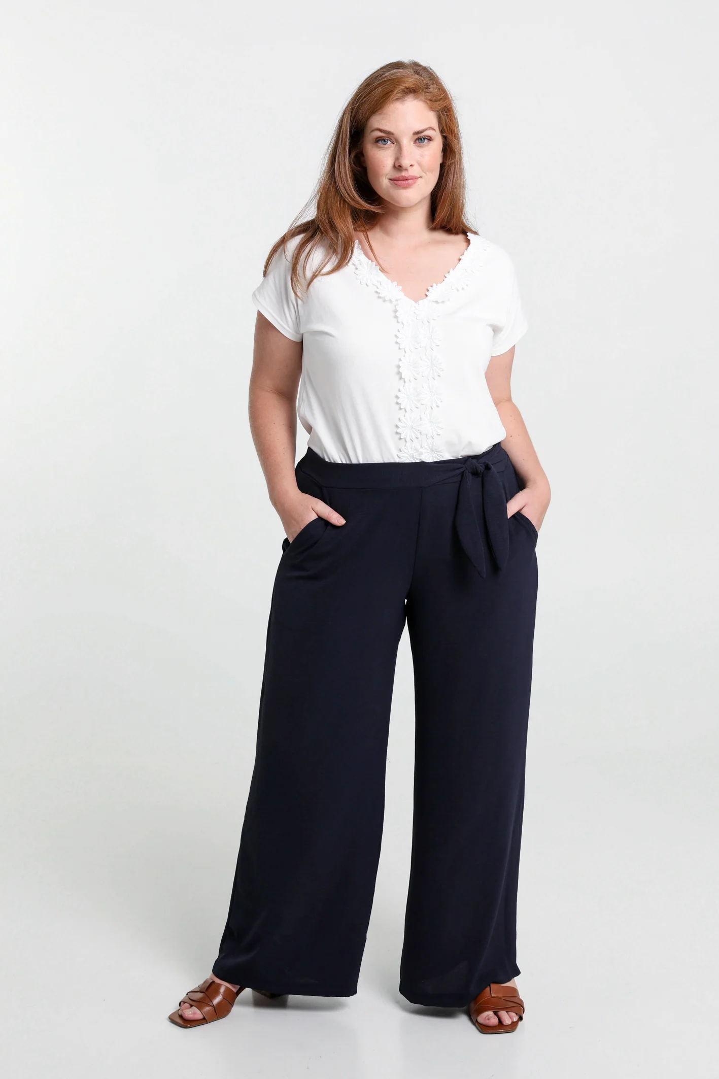 Losse, effen broek met geknoopte riem - Image 7