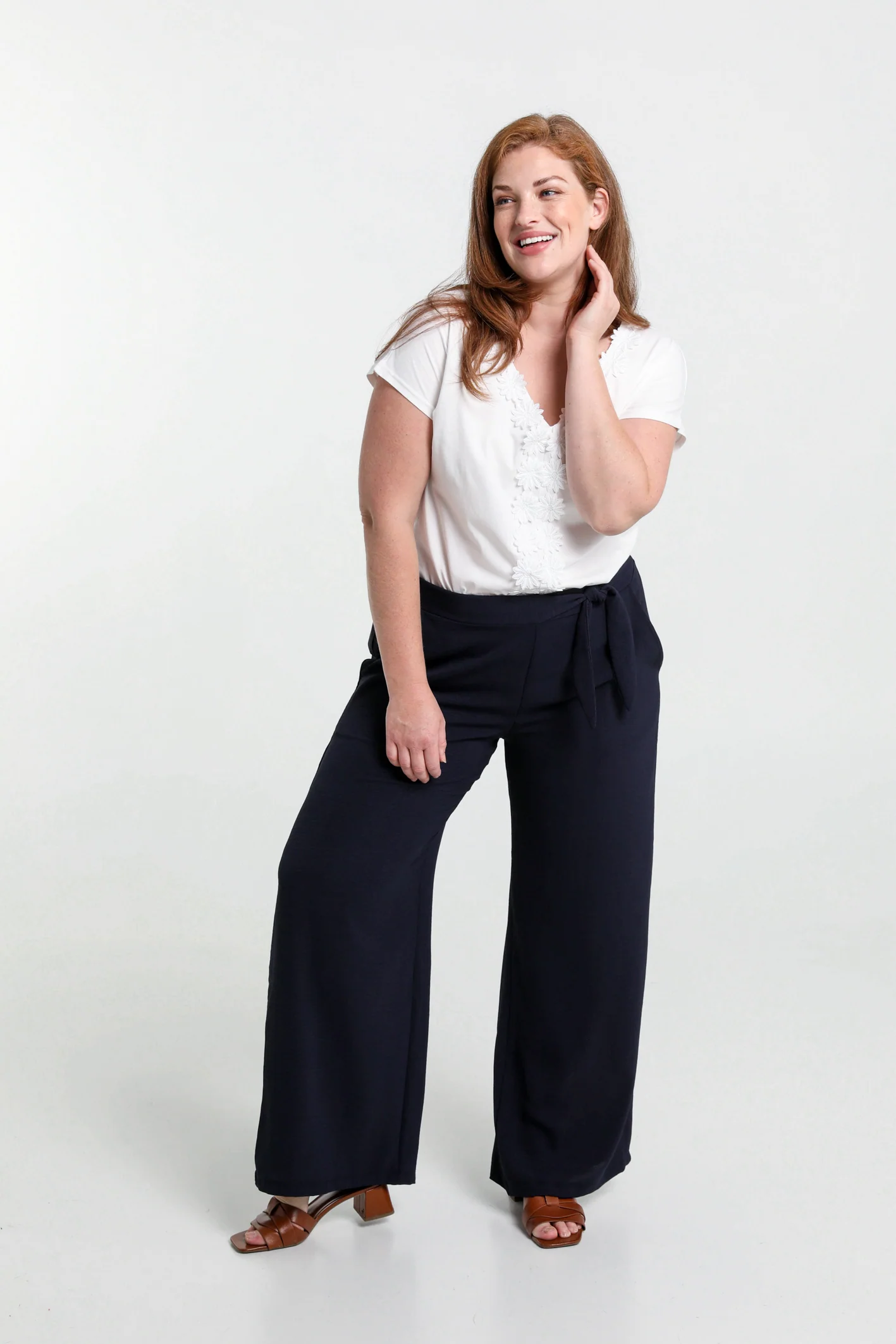 Losse, effen broek met geknoopte riem - Image 8