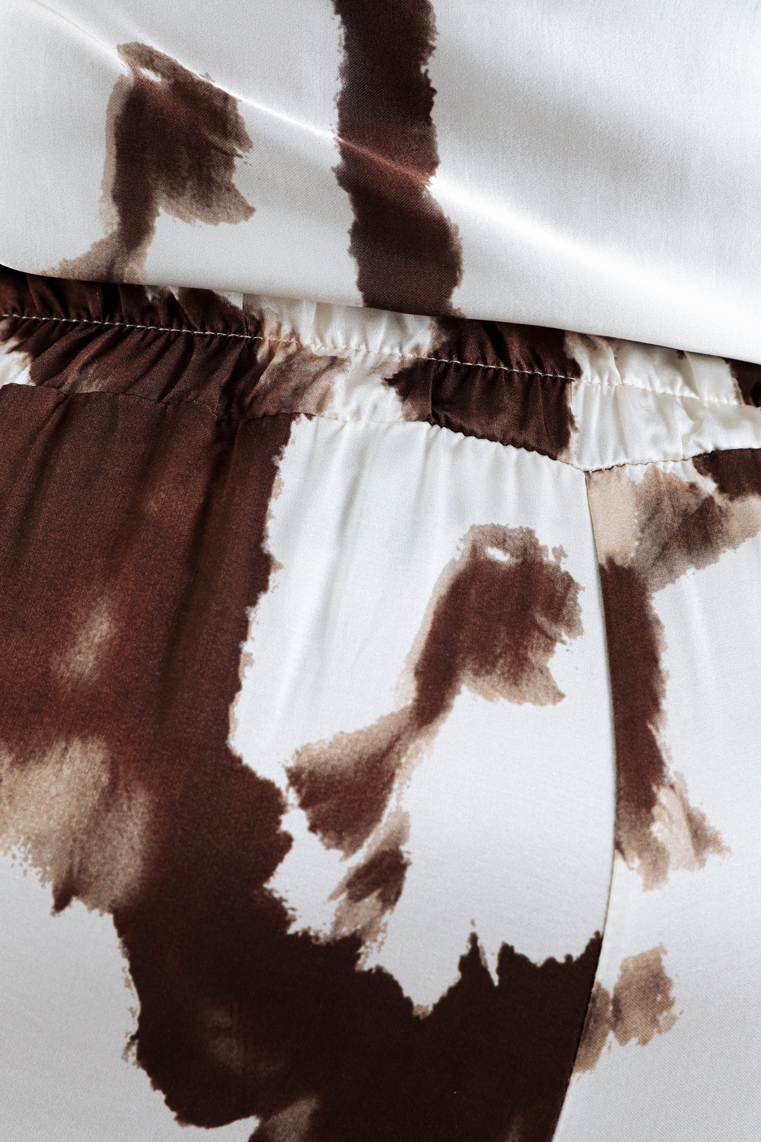 Wijde broek van viscose met satijneffect en dierenprint - Image 6