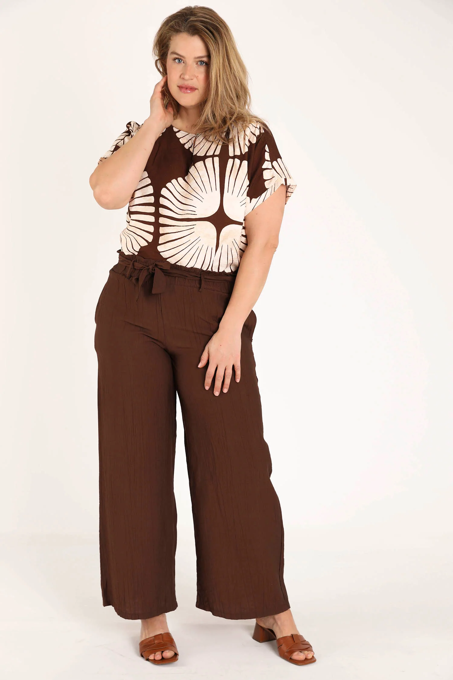 Wijde broek van effen viscose met geplooid effect - Image 4