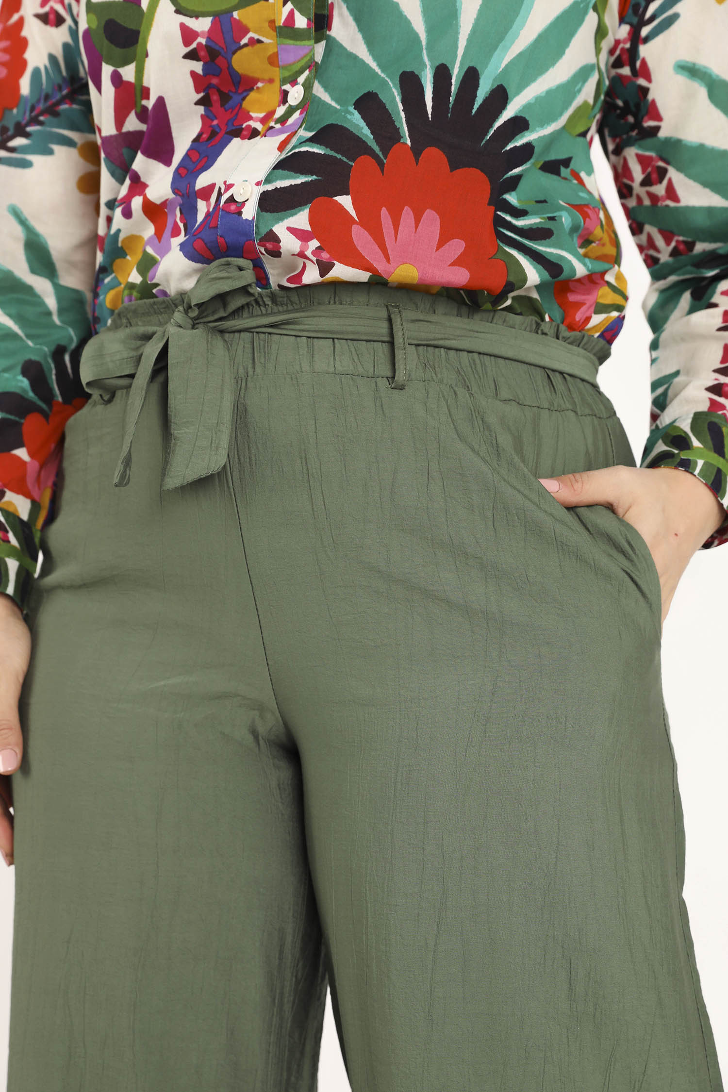 Wijde broek van effen viscose met geplooid effect - Image 3