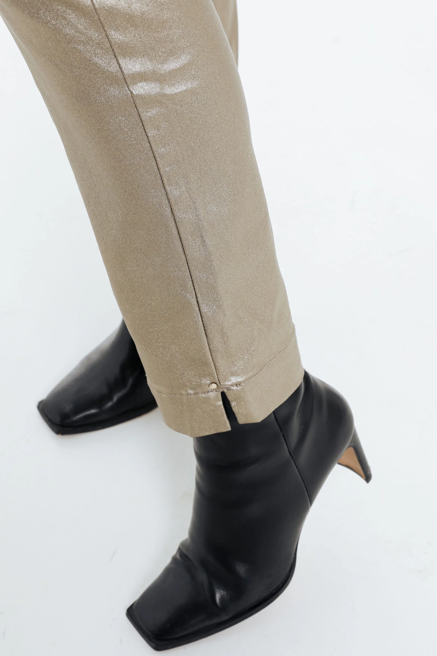 Effen slim 7/8-broek in viscose met metallic coating - Image 15